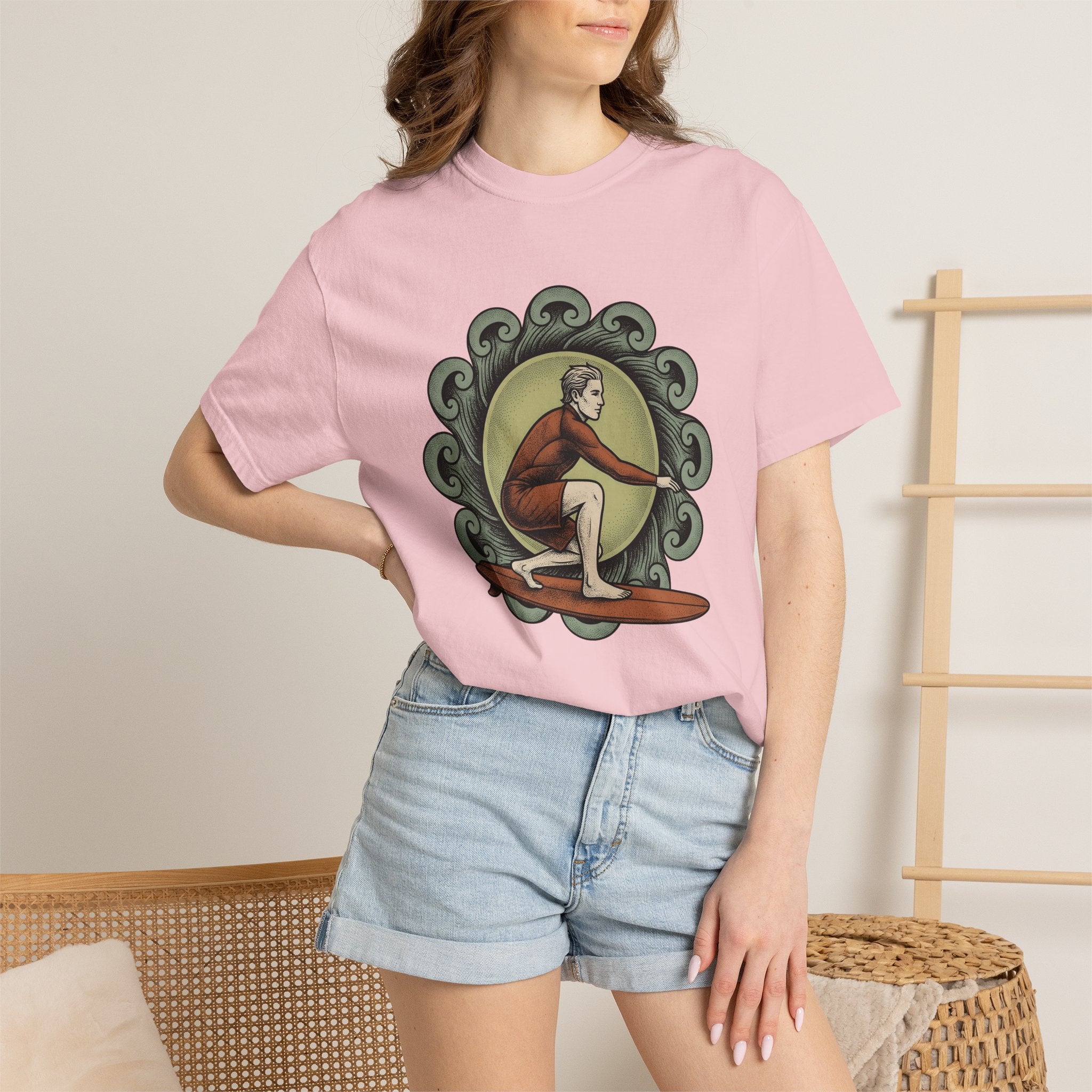 Surfer Shirt Sports Shore Gift Women Hand Drawn Tee Kitesurfer T-Shirt Athlete Fan Illustrated Tshirt Coastal Graphic Line Art Sea Waves