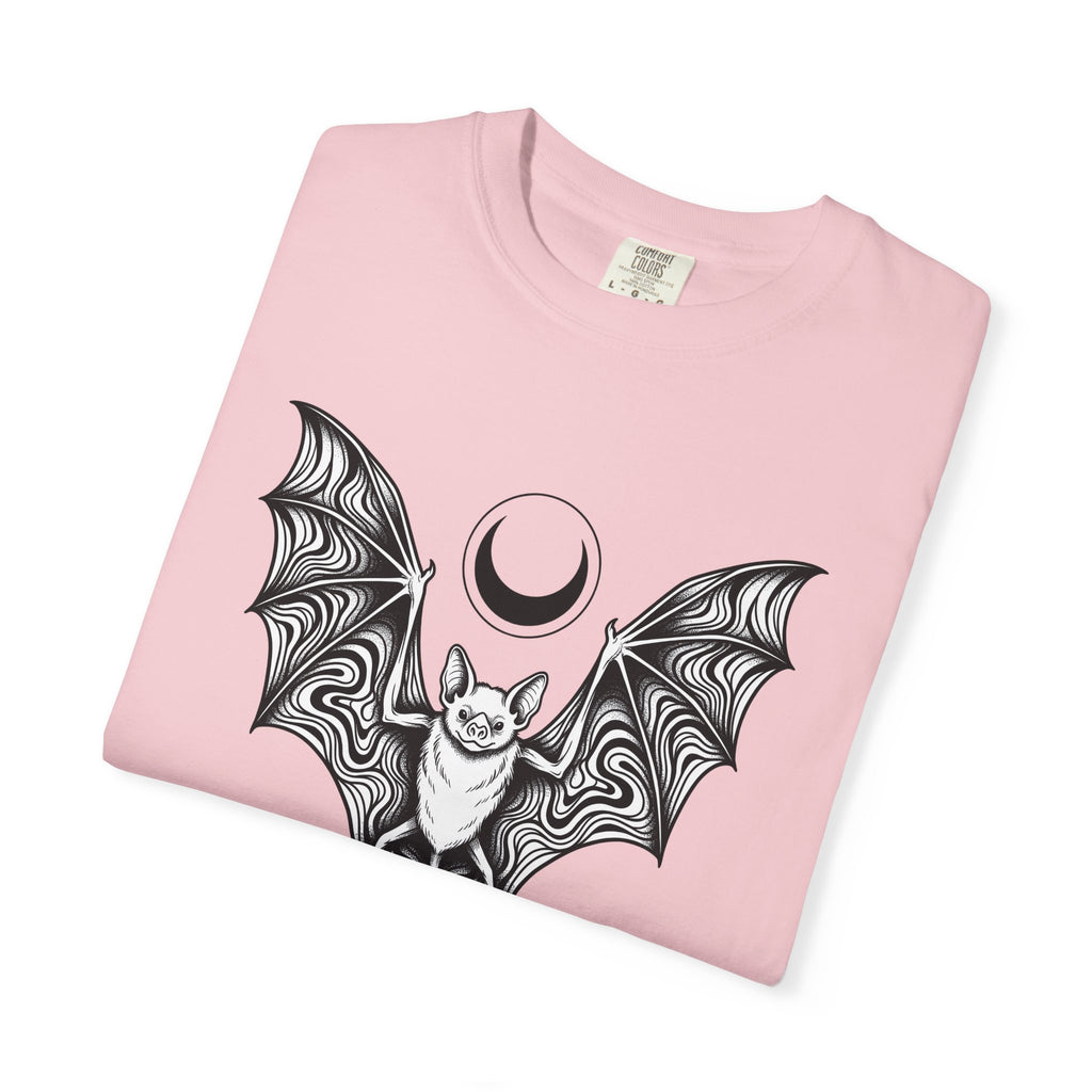 Bat Illustration Shirt Gothic Holiday Gift Women Dark Tee Flying Creature T-Shirt Goth Fan Grunge Tshirt Halloween Graphic Trippy Half Moon