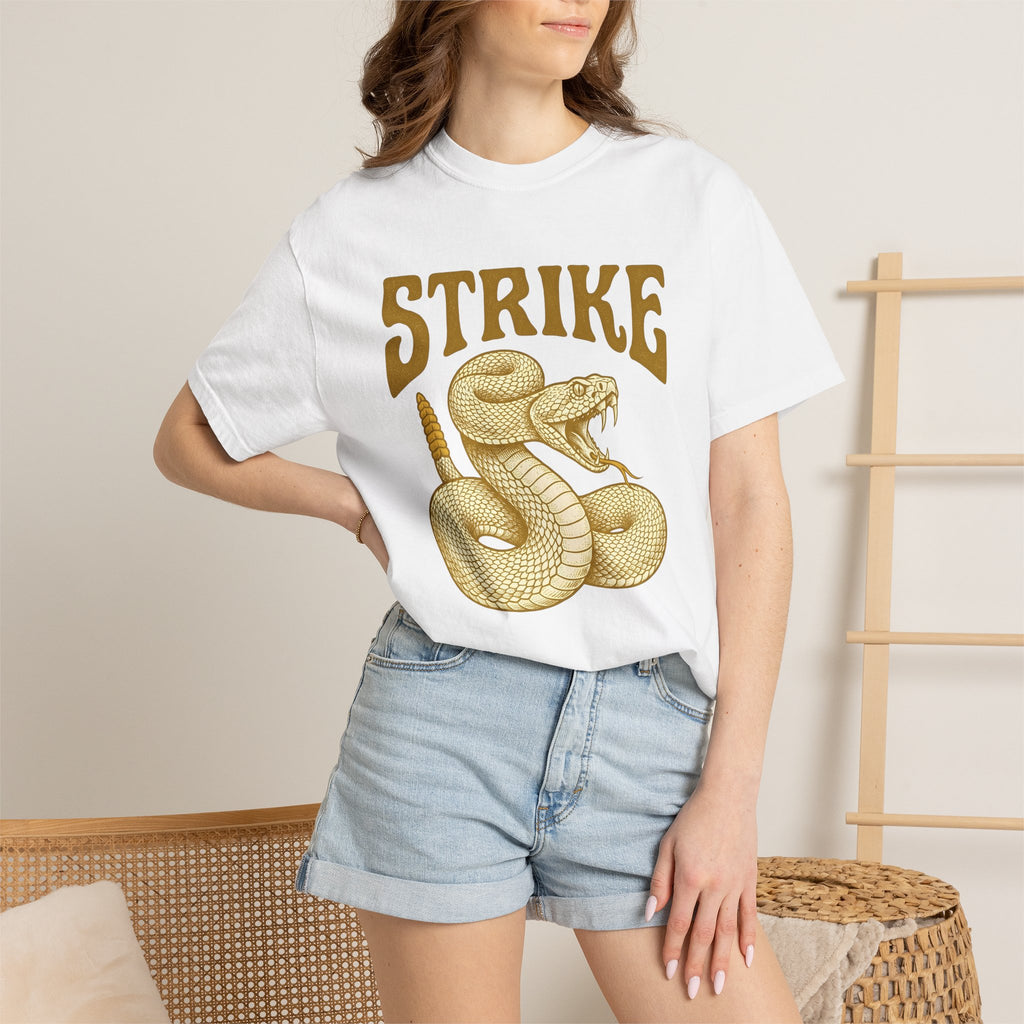 Rattlesnake Graphic Shirt Animal Outdoors Gift Women Vintage Tee Snake T-Shirt Wildlife Enthusiast Retro Tshirt Camping Graphic Hand Drawn
