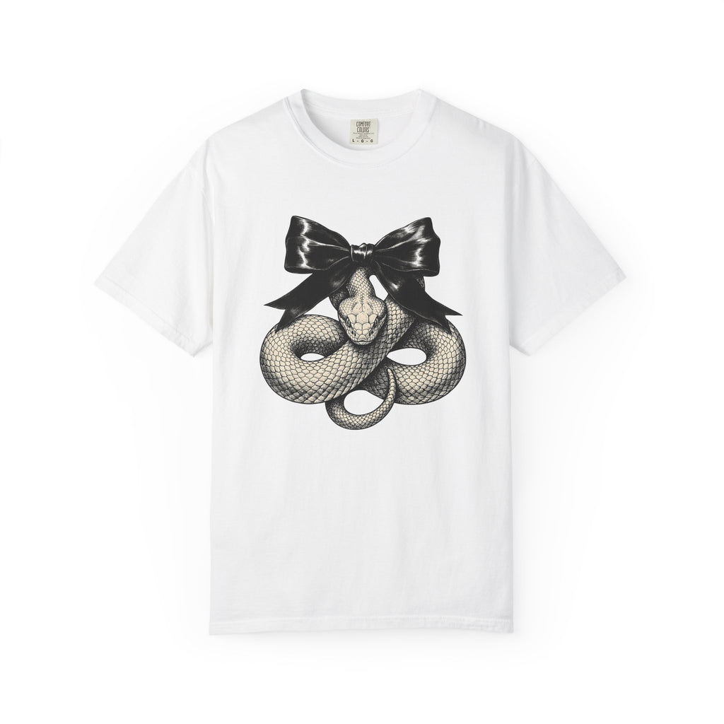 Serpent Bow Shirt Boho Chic Occult Gift Women Dark Tee Snake T-Shirt Bohemian Enthusiast Gothic Tshirt Mystic Graphic Retro Bow Tshirt