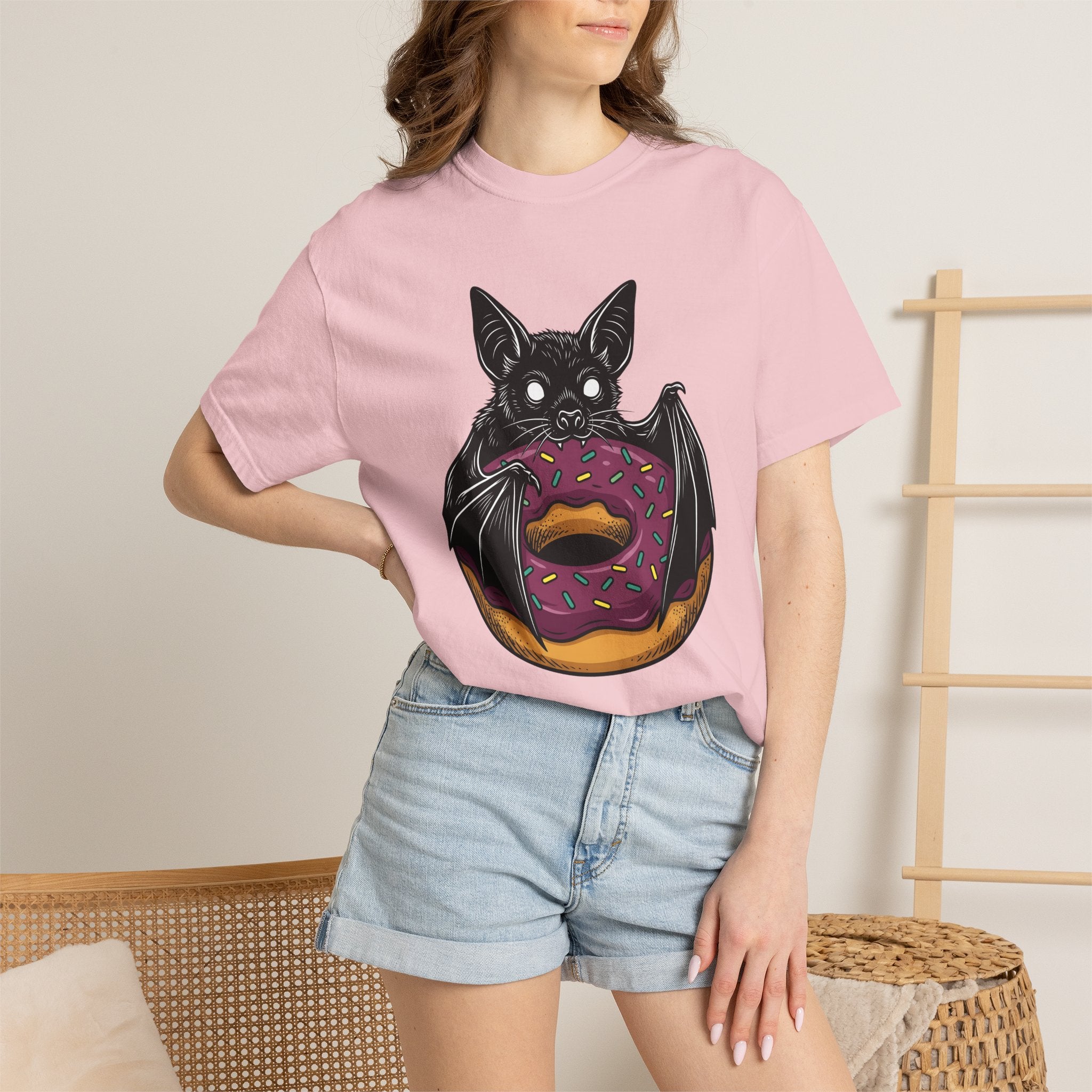 Bat Pastry Shirt Desserts Wildlife Gift Women Modern Tee Croissant T-Shirt Dessert Fan Retro Tshirt Animal Graphic Vintage Confetti Tshirt