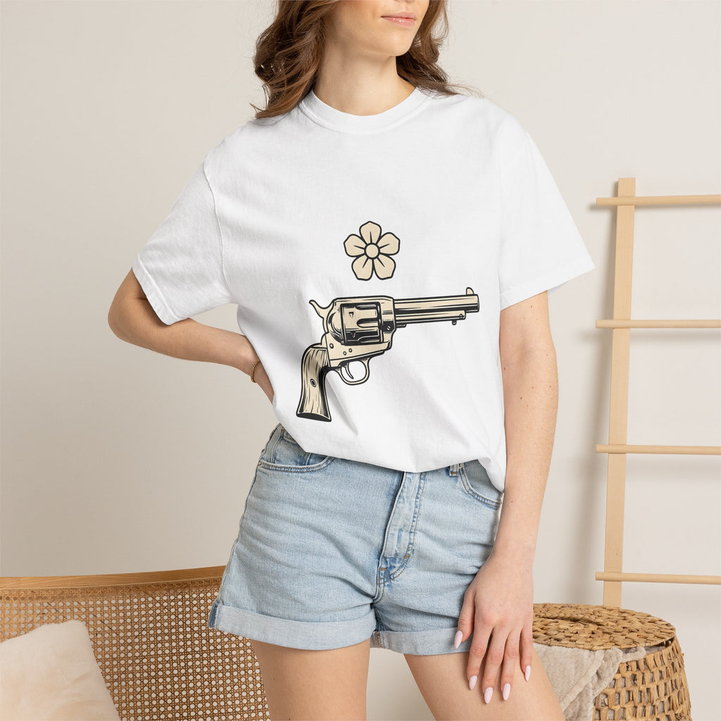 Western Pistol Shirt Cowgirl Cowboy Gift Women Retro Tee Handgun T-Shirt Cowgirl Fan Gunslinger Tshirt Cowboy Graphic Sketch Bloom Tshirt