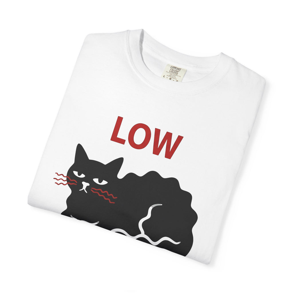 Black Cat Shirt Cat Humor Gift Women Bold Graphic Tee Kitty T-Shirt Feline Fan Graphic Design Illustration Minimalist Wavy Lines Tshirt