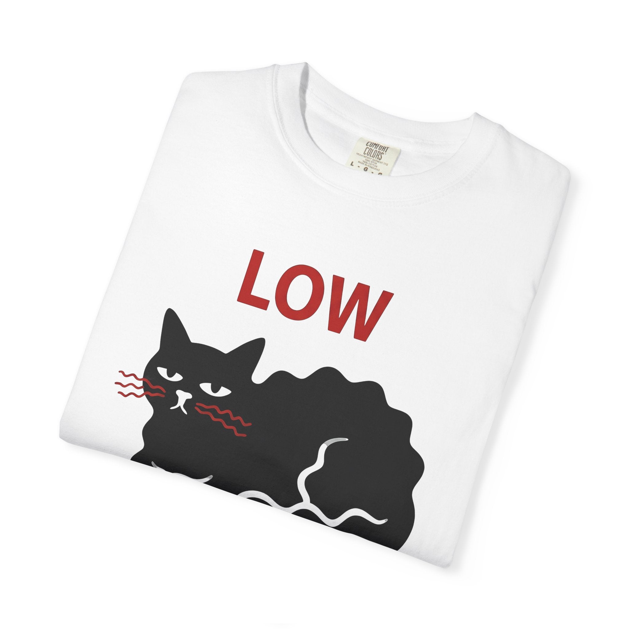 Black Cat Shirt Cat Humor Gift Women Bold Graphic Tee Kitty T-Shirt Feline Fan Graphic Design Illustration Minimalist Wavy Lines Tshirt
