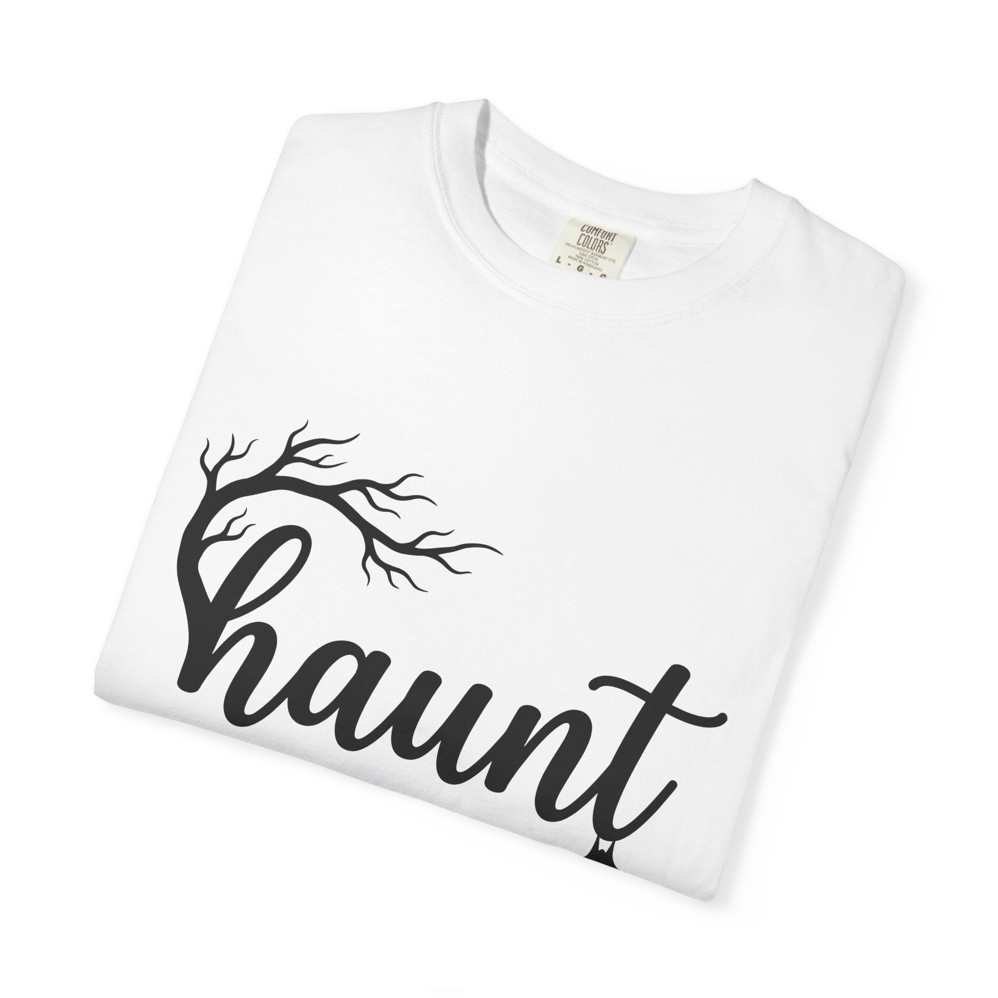 Haunted Tree Shirt Halloween Thriller Gift Women Dark Tee Ghost Tree T-Shirt Horror Fan Spooky Tshirt Suspense Graphic Simple Flying Bat