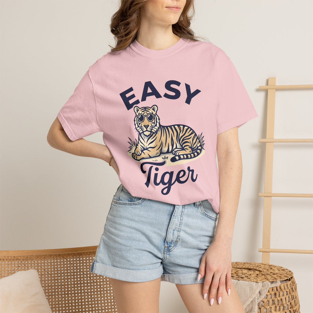 Tiger Sunglasses Shirt Funny Animal Gift Women Vintage Tee Tiger T-Shirt Humor Fan Retro Tshirt Wildlife Graphic Hand Drawn Grass Tshirt
