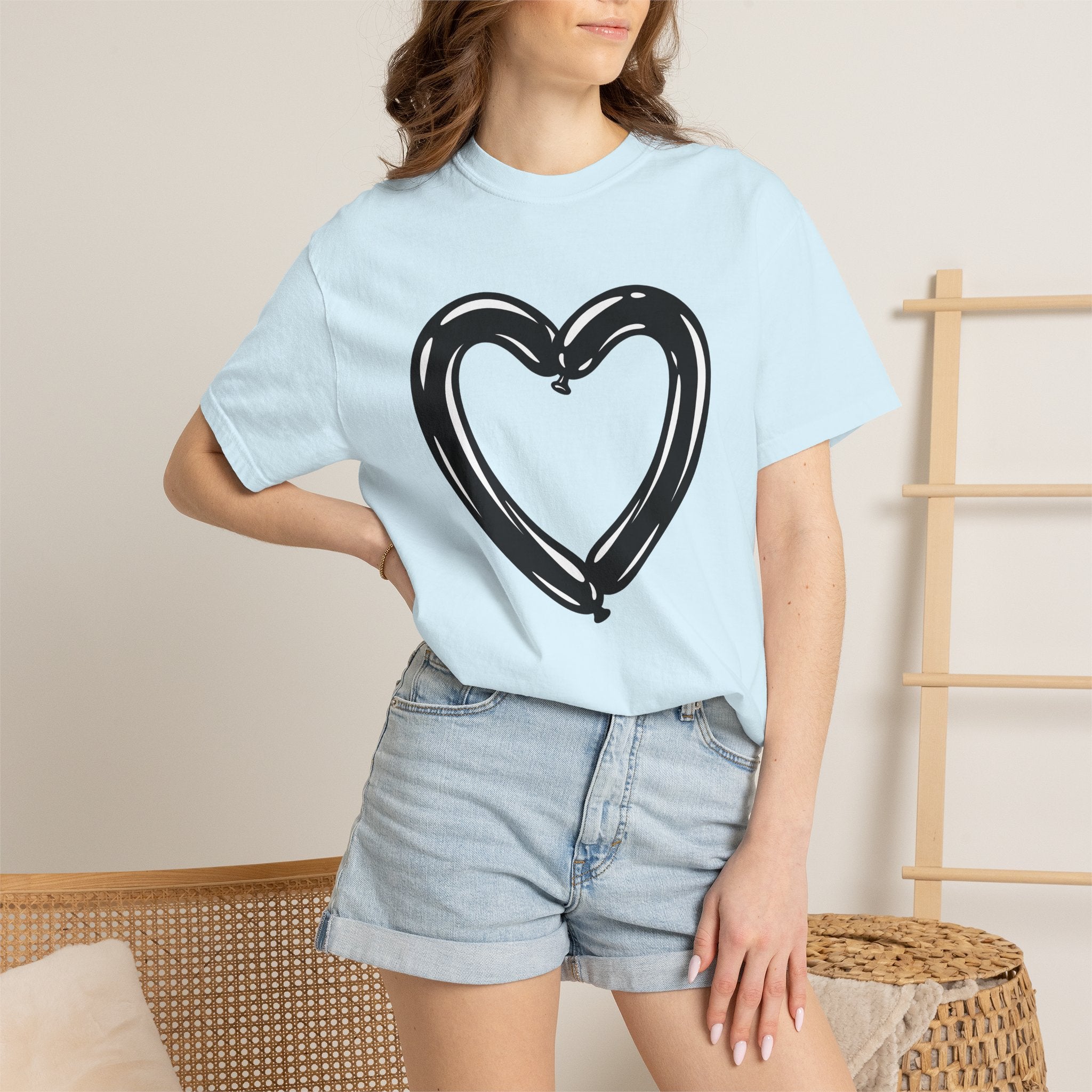 Balloon Heart Shirt Love Valentines Gift Women Flat Design Tee Heart Balloon T-Shirt Romance Fan Minimalist Tshirt Cupid Graphic Clean Heart