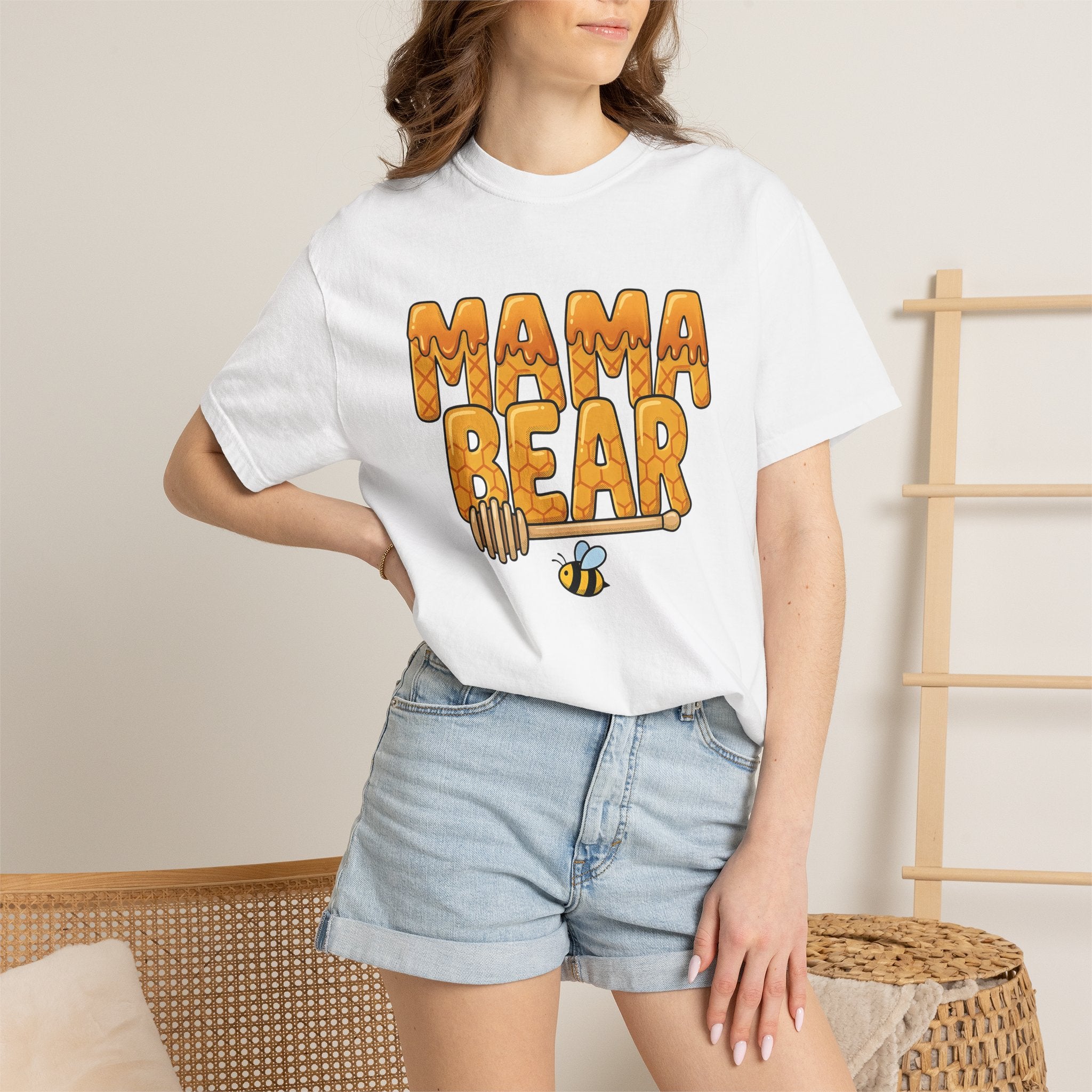 Honeycomb Text Shirt Moms Family Gift Women Cartoon Tee Honeycomb T-Shirt Motherhood Fan Comic Tshirt Clan Graphic Retro Bee Tshirt
