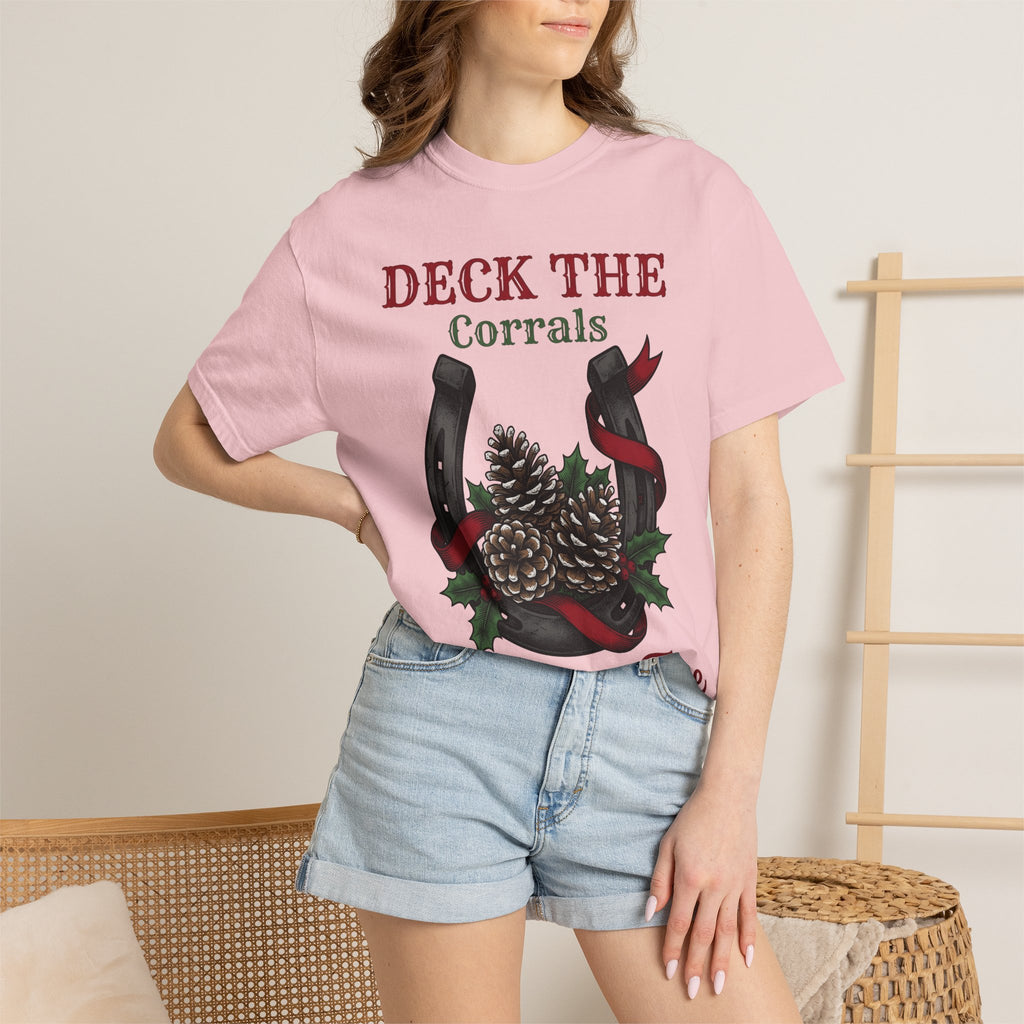 Horseshoe Pinecone Shirt Christmas Western Gift Women Rustic Tee Pinecone T-Shirt Xmas Fan Country Graphic Tshirt Vintage Holly Tshirt