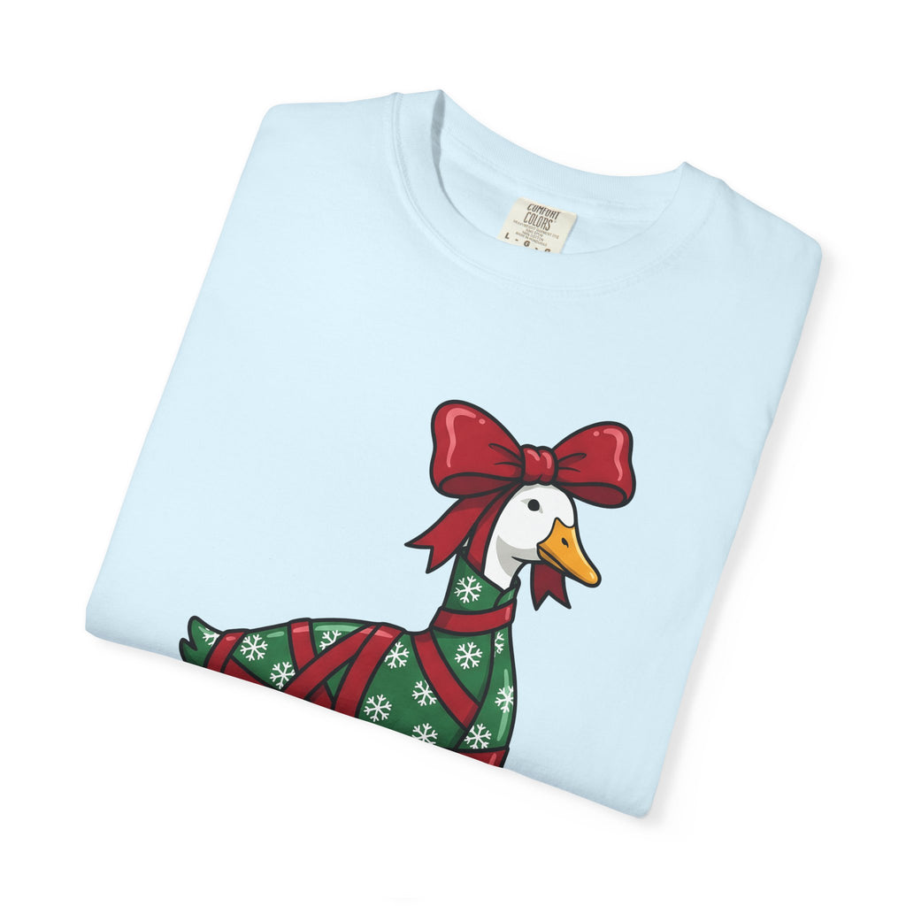Goose Present Wrap Shirt Christmas Critter Gift Women Animated Tee Gift Wrap T-Shirt Xmas Fan Cartoon Tshirt Creature Graphic Hand Drawn