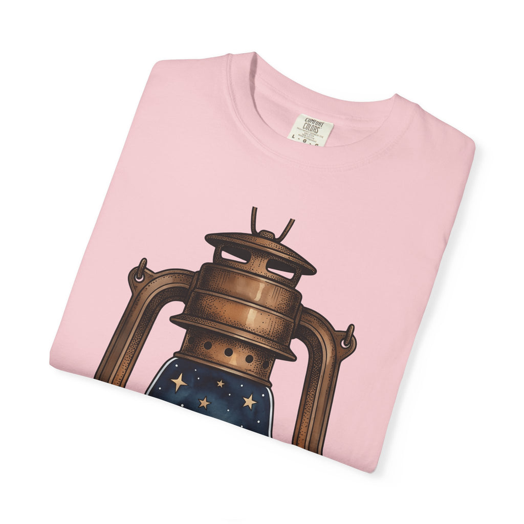 Antique Lantern Shirt Camping Nature Gift Women Cartoon Tee Lamp T-Shirt Camper Fan Lantern Tshirt Wilderness Graphic Pastel Campfire Tshirt