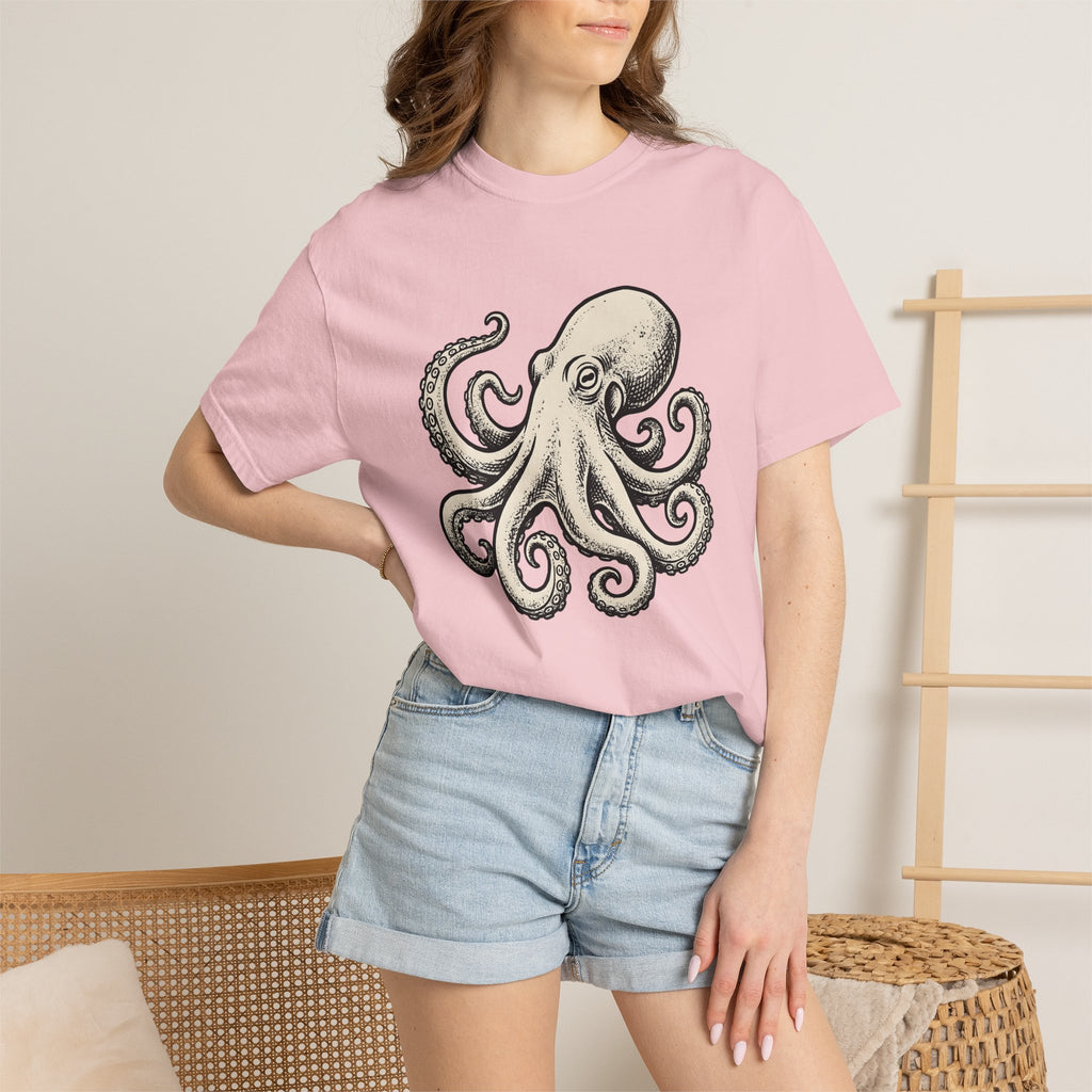 Octopus Graphic Shirt Animals Ocean Gift Women Vintage Tee Cephalopod T-Shirt Wildlife Fan Retro Tshirt Marine Graphic Hand Drawn Tentacles