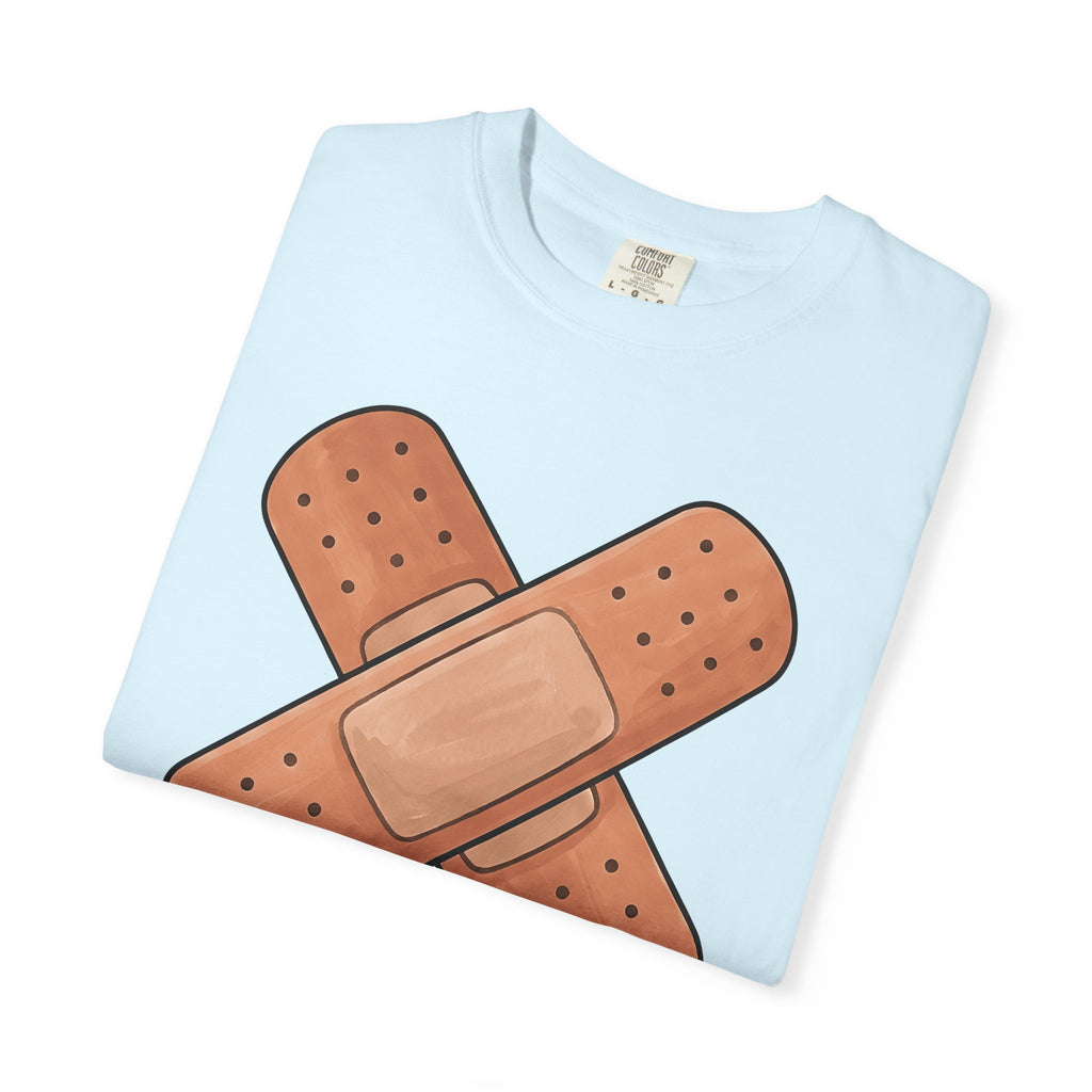 Bandage Graphic Shirt Nurses Healthcare Gift Women Minimal Tee Band Aid T-Shirt Nurse Enthusiast Simple Tshirt Medical Graphic Design Hand