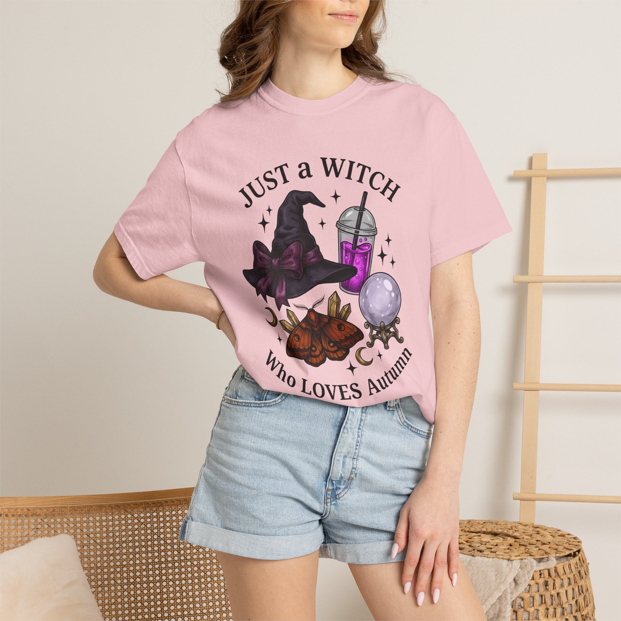 Wizard Hat Shirt Autumn Fall Gift Women Spooky Tee Sorcerer Hat T-Shirt Halloween Fan Creepy Tshirt Autumnal Graphic Retro Butterfly Tshirt