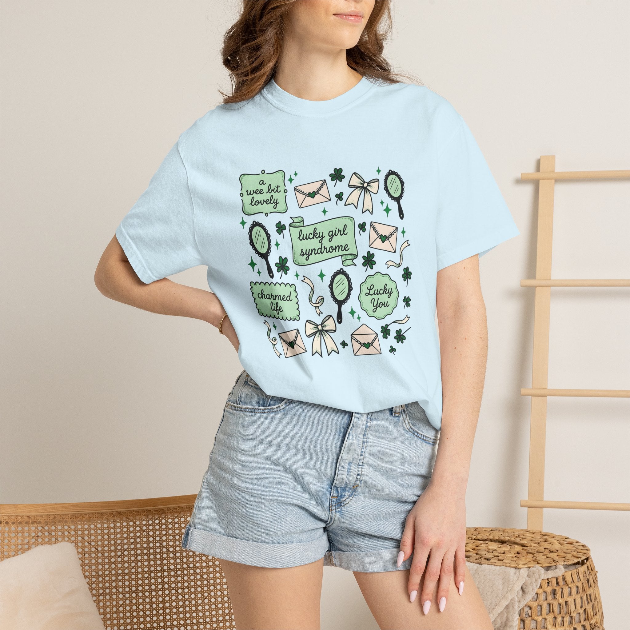 Shamrock Art Shirt St Patrick's Day Prosperity Gift Women Line Art Tee Clover T-Shirt St Patricks Fan Illustration Graphic Antique Bow Tie