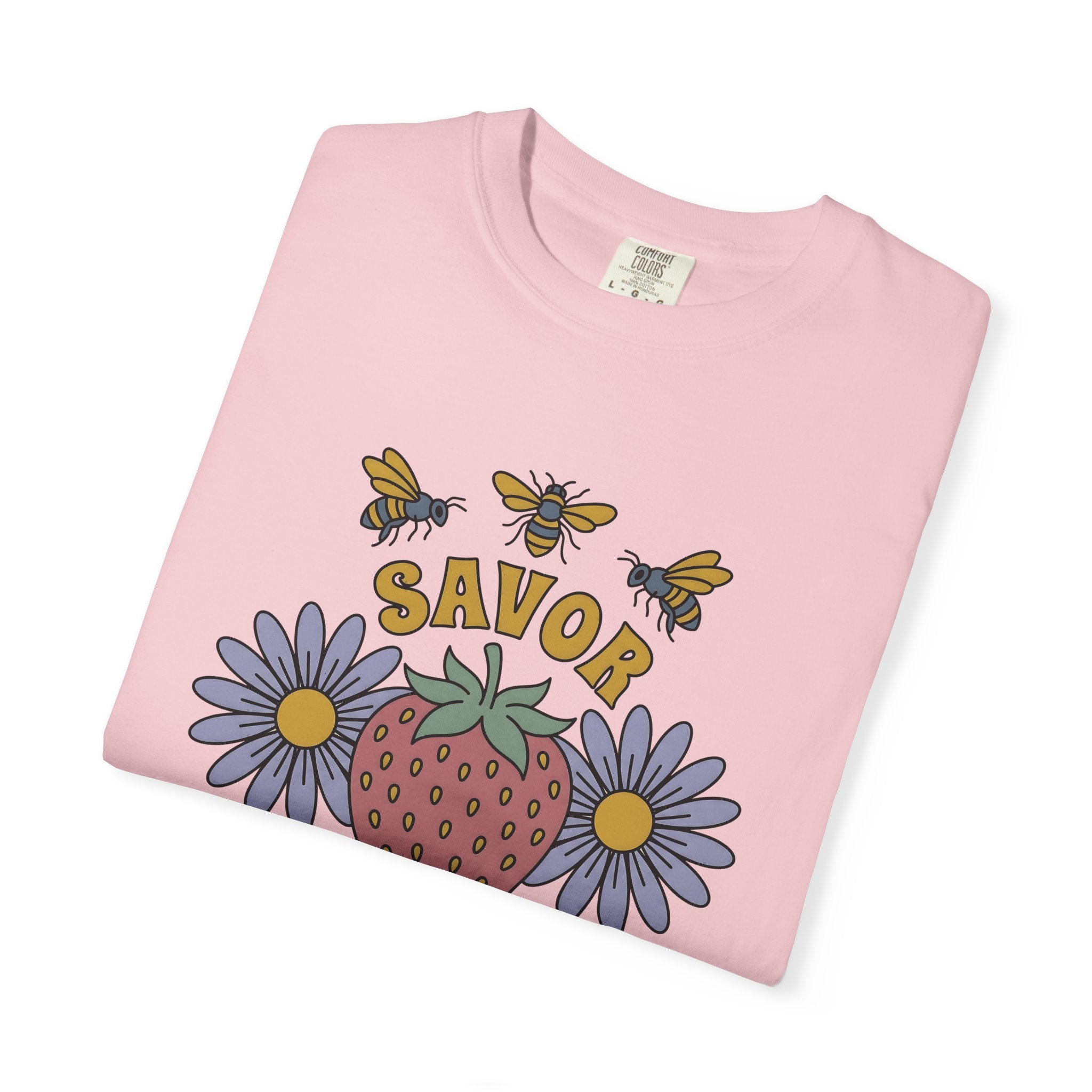 Strawberry Flower Shirt Boho Chic Outdoors Gift Women Sketch Tee Strawberry T-Shirt Hippie Fan Hand Drawn Tshirt Nature Graphic Vintage