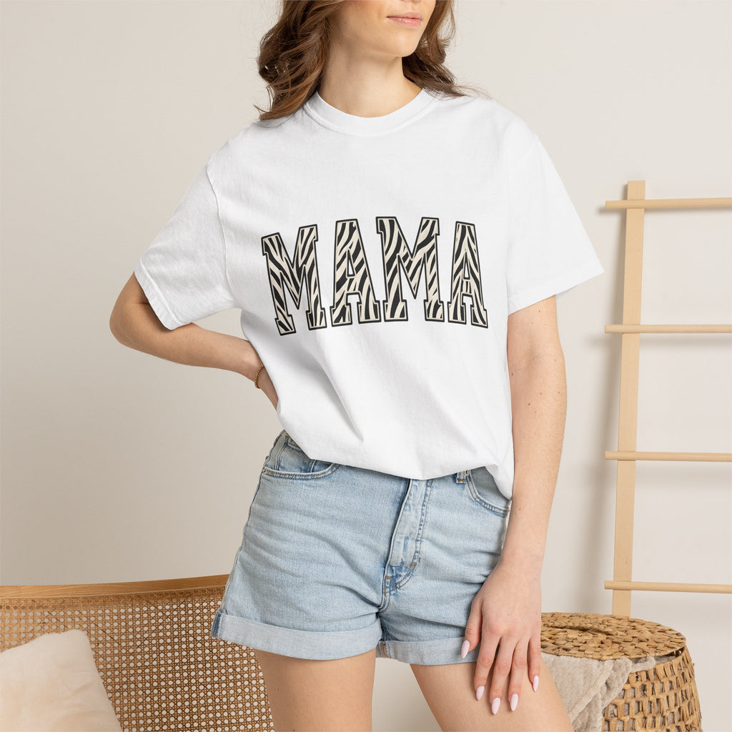 Striped Animal Text Shirt Moms Creatures Gift Women Thick Tee Animal Print T-Shirt Motherhood Fan Vintage Tshirt Wildlife Graphic Old School