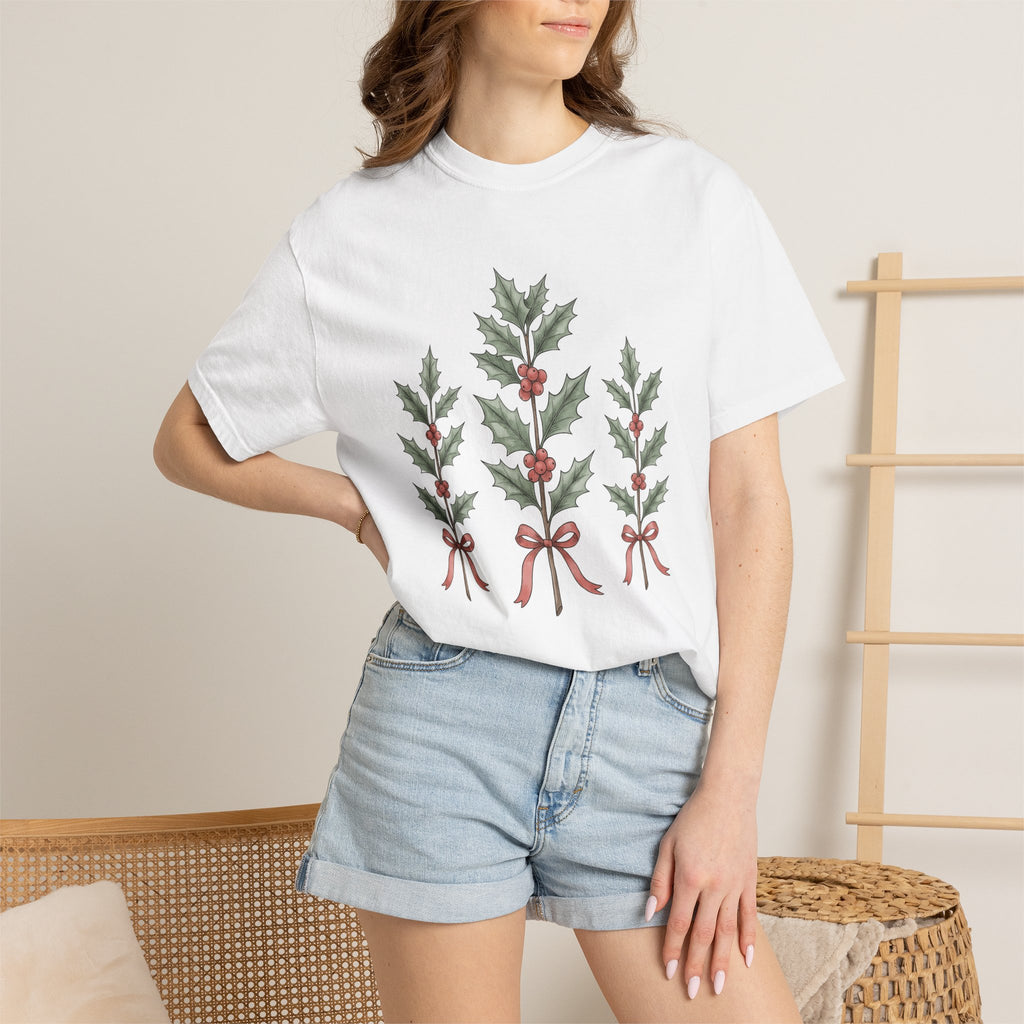 Festive Greenery Shirt Christmas Event Gift Women Leaf Art Tee Foliage T-Shirt Xmas Fan Holiday Graphic Tshirt Painted Holiday Ribbon Tshirt