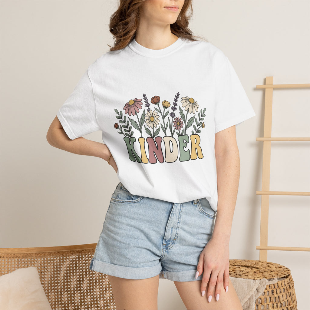 Daisy Flower Graphic Shirt Teacher Positivity Gift Women Boho Tee Flower T-Shirt Educator Enthusiast Hippie Tshirt Optimistic Graphic Retro