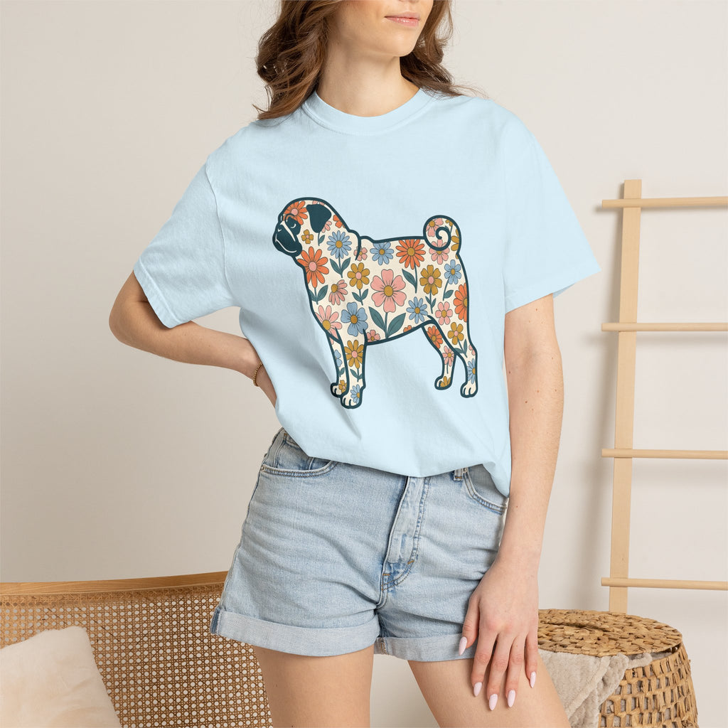 Pug Dog Shirt Dog Floral Gift Women Floral Graphic Tee Puggle T-Shirt Dog Fan Graphic Tshirt Botanical Illustration Retro Daisy Tshirt