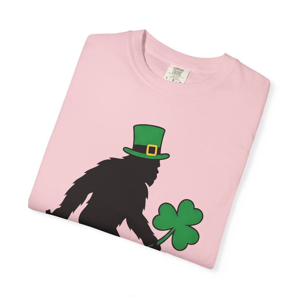 Bigfoot Leprechaun Shirt St Patrick's Day Cryptids Gift Women Cartoon Tee Sasquatch T-Shirt St Patricks Fan Toon Tshirt Crypto Graphic
