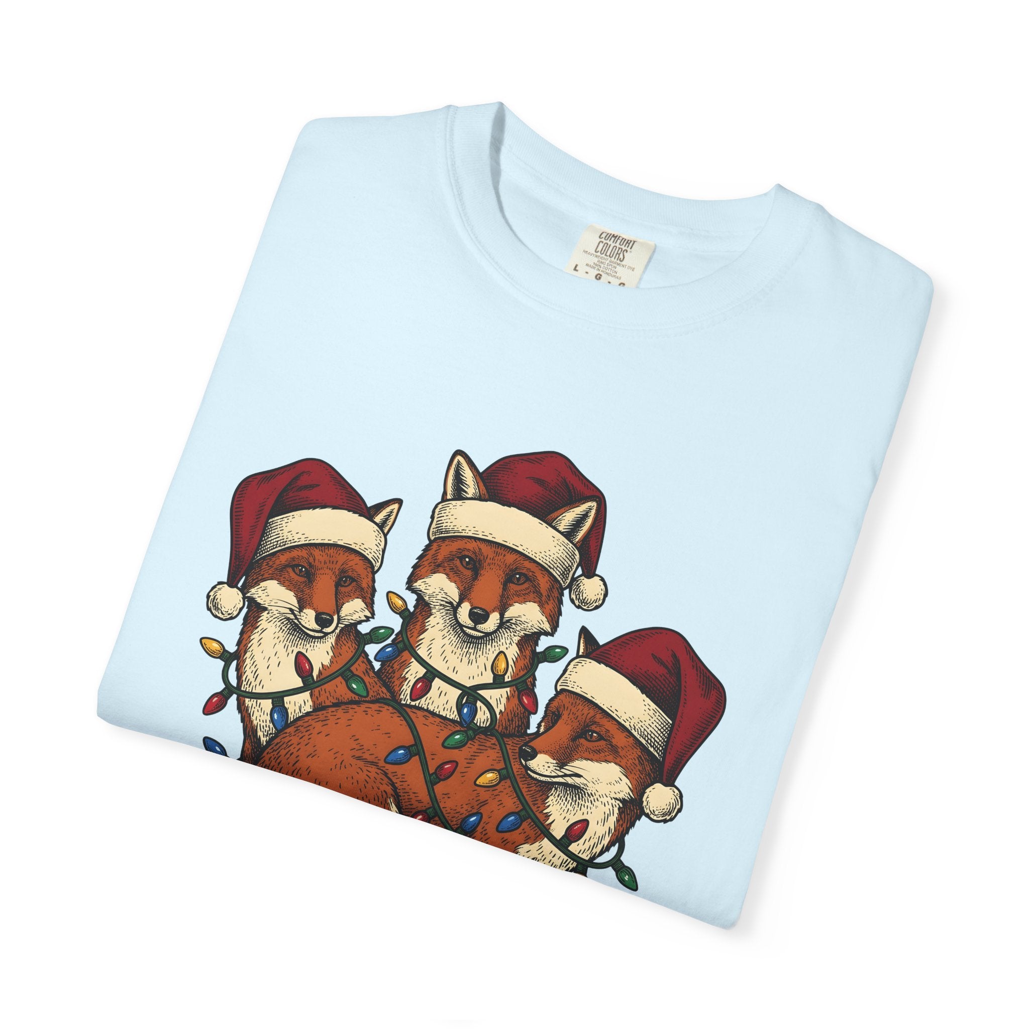 Fox Trio Shirt Christmas Animals Gift Women Hand Drawn Tee Foxes T-Shirt Christmas Fan Fox Illustration Vintage Christmas Lights Tshirt