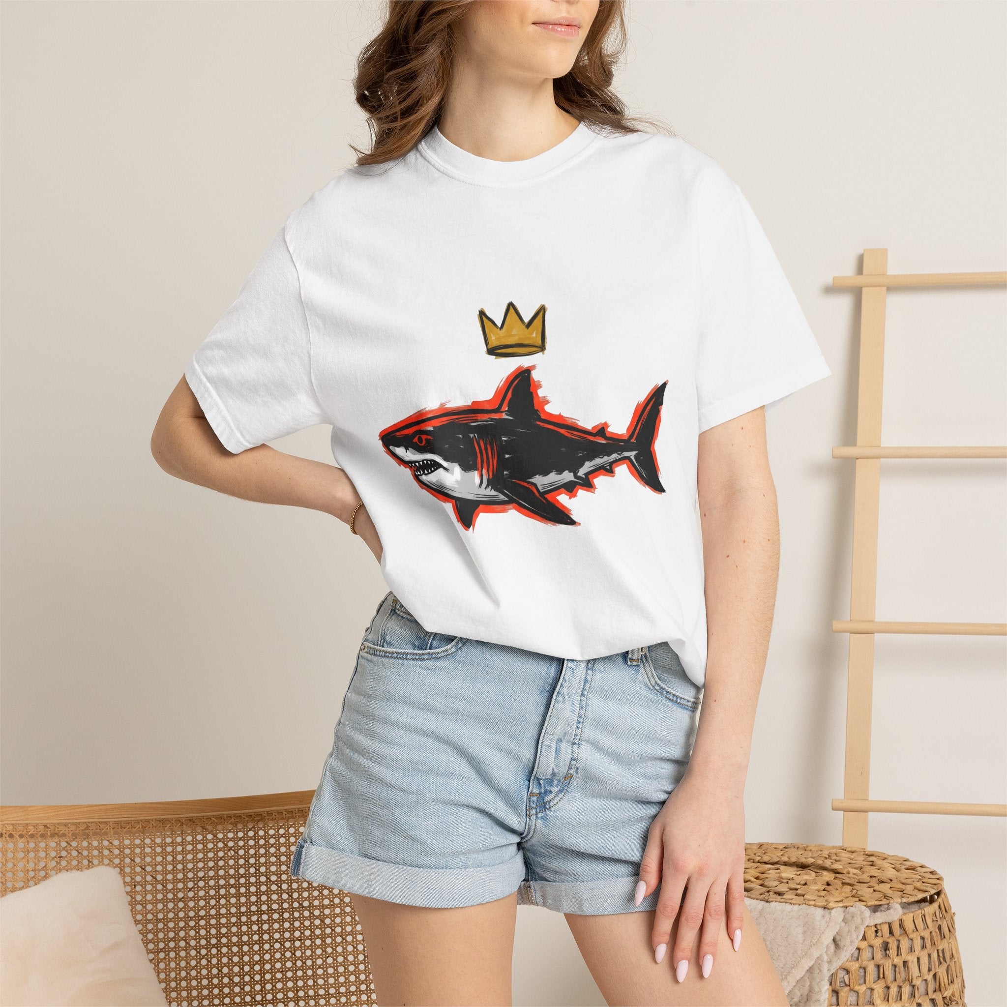 Great White Crown Shirt Shark Fauna Gift Women Flat Design Tee Crown T-Shirt Shark Fan Graphic Illustration Stencil Coronet Tshirt