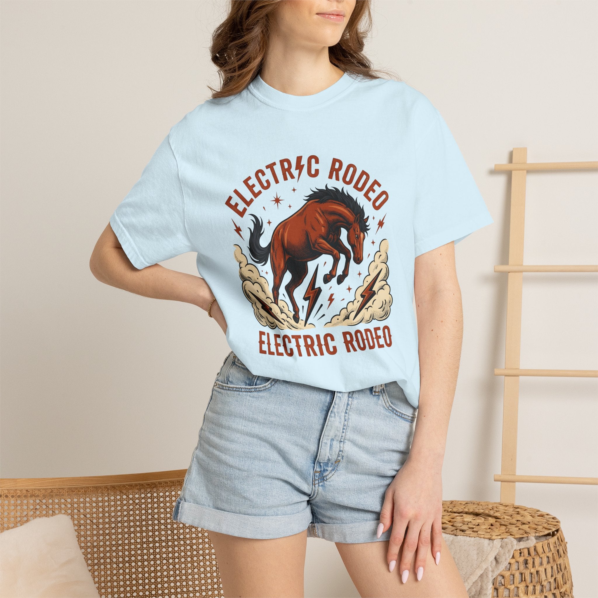 Bucking Horse Shirt Cowgirl Rodeo Gift Women Vintage Tee Bronco T-Shirt Cowgirl Fan Retro Tshirt Rodeo Graphic Western Lightning Bolt Tshirt