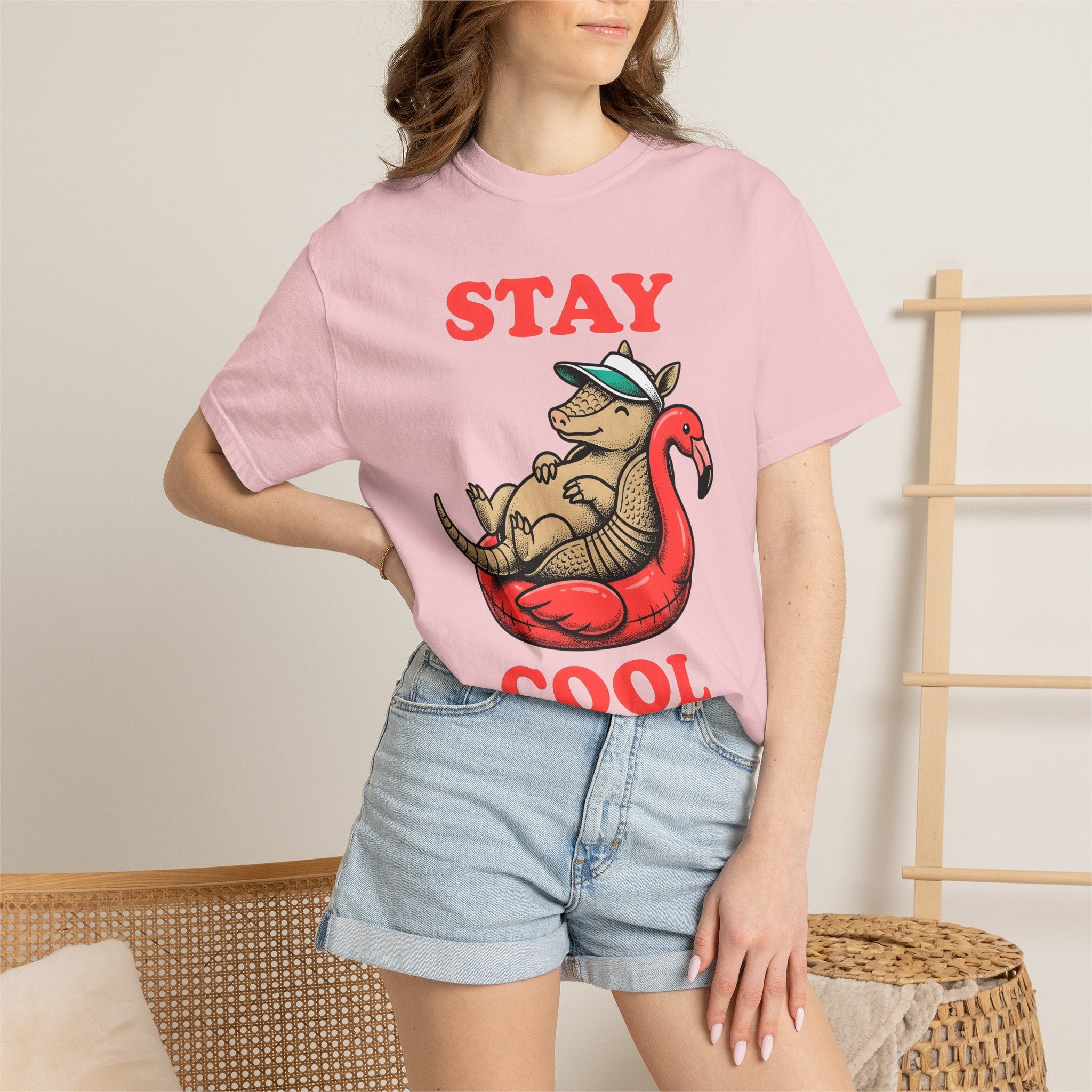 Armadillo Float Shirt Cowgirl Summer Gift Women Cartoon Tee Armadillo T-Shirt Rodeo Fan Comic Tshirt Vacation Graphic Retro Flamingo Tshirt