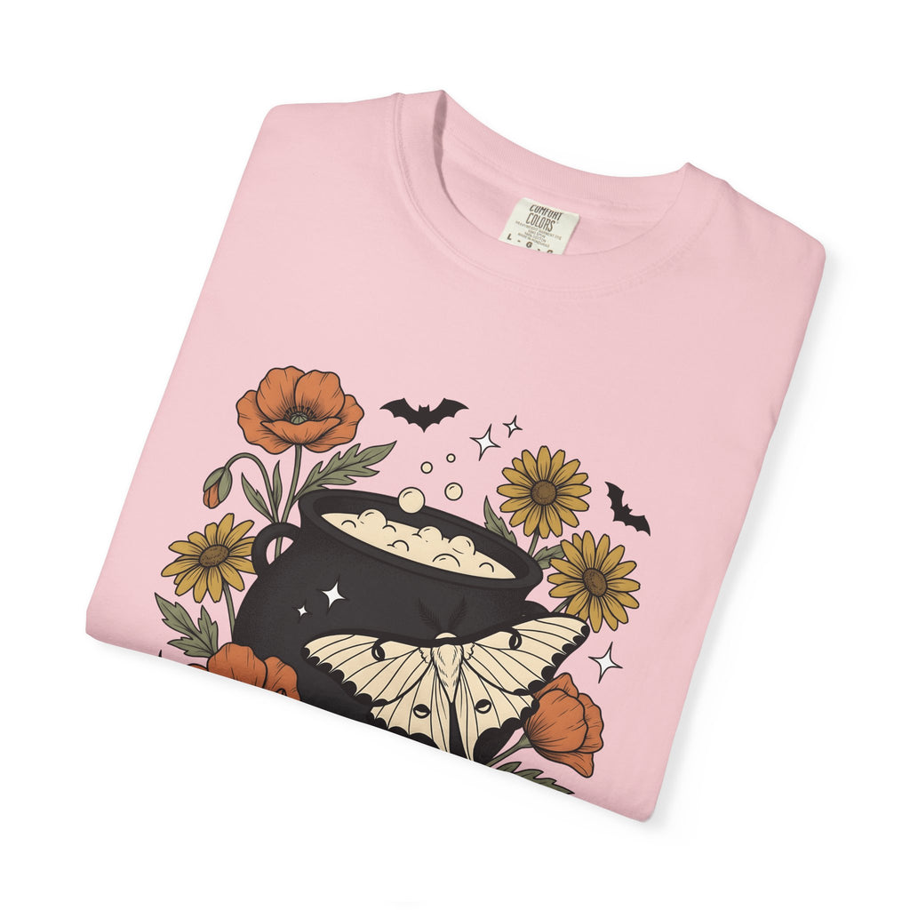 Magic Pot Shirt Halloween Sorcery Gift Women Bohemian Tee Cauldron T-Shirt Spooky Fan Witchcraft Tshirt Magic Graphic Retro Luna Butterfly