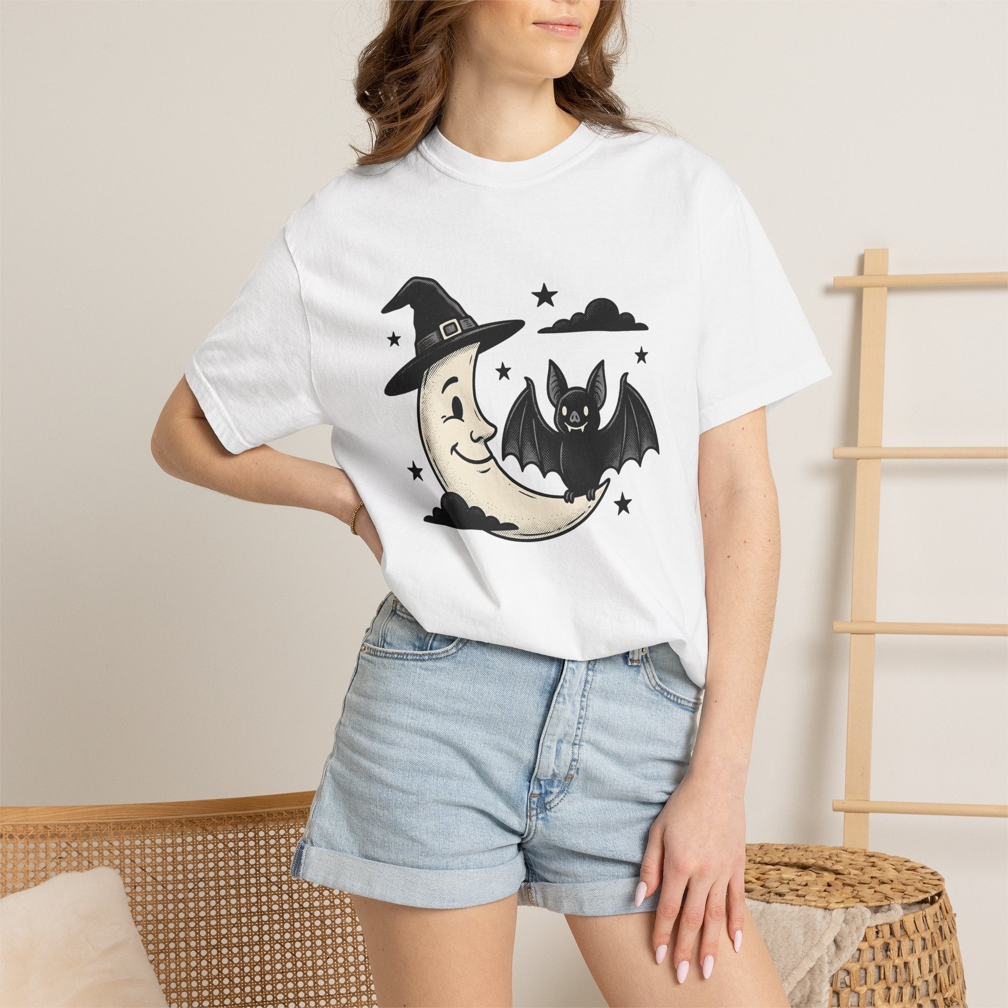 Dark Bat Shirt Halloween Sorcery Gift Women Classic Tee Vampire T-Shirt Halloween Fan Gothic Tshirt Magic Graphic Line Art Shining Dots