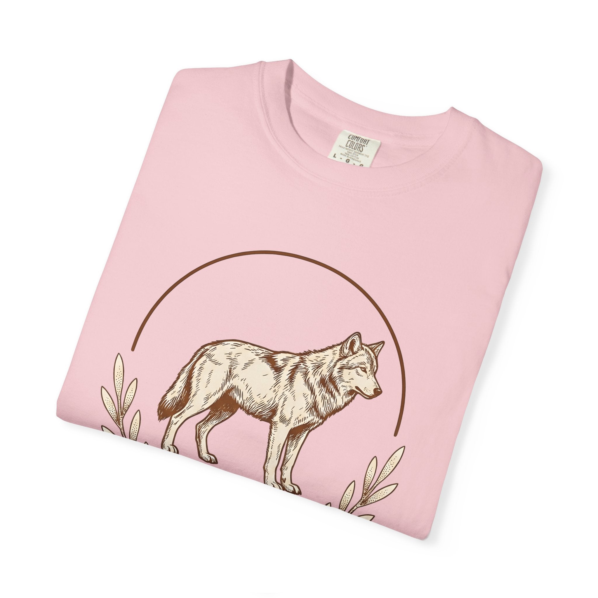 Wolf Graphic Shirt Animals Nature Gift Women Vintage Tee Wolf T-Shirt Wildlife Fan Retro Tshirt Wilderness Graphic Hand Drawn Laurel Tshirt