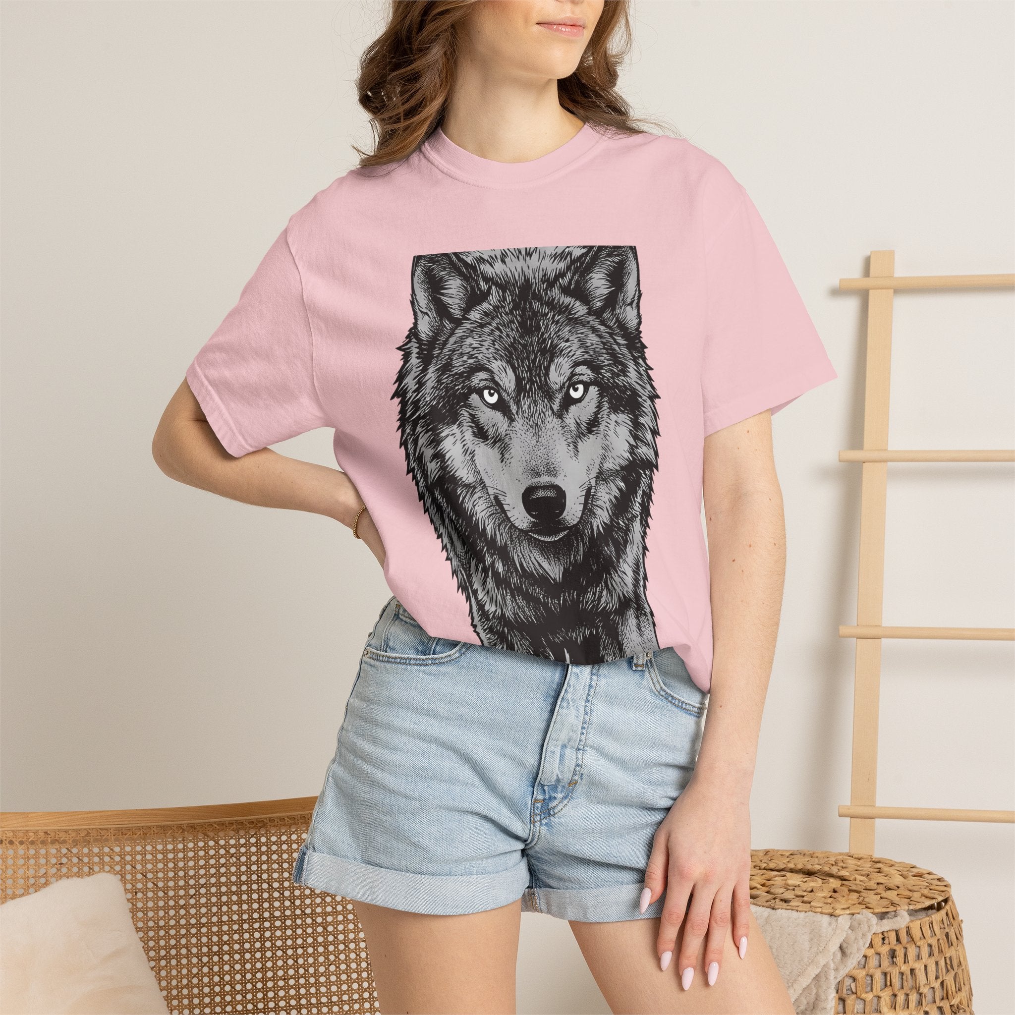 Wolf Drawing Shirt Animals Outdoors Gift Women Detailed Tee Wolf T-Shirt Wildlife Enthusiast Illustrative Tshirt Nature Graphic Hand Drawn
