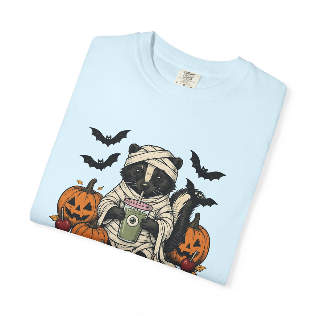 Mummy Skunk Shirt Halloween Animal Gift Women Cartoon Tee Skunk T-Shirt Spooky Fan Comic Tshirt Creature Graphic Vintage Pumpkin Tshirt