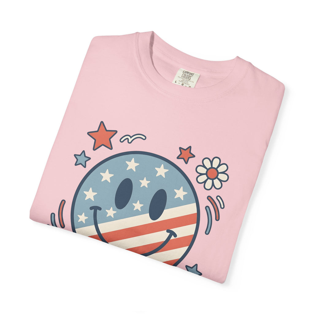 Patriotic Smiley Face Shirt America Holiday Gift Women Vintage Tee Smiley T-Shirt American Fan Distressed Tshirt Celebration Graphic Retro