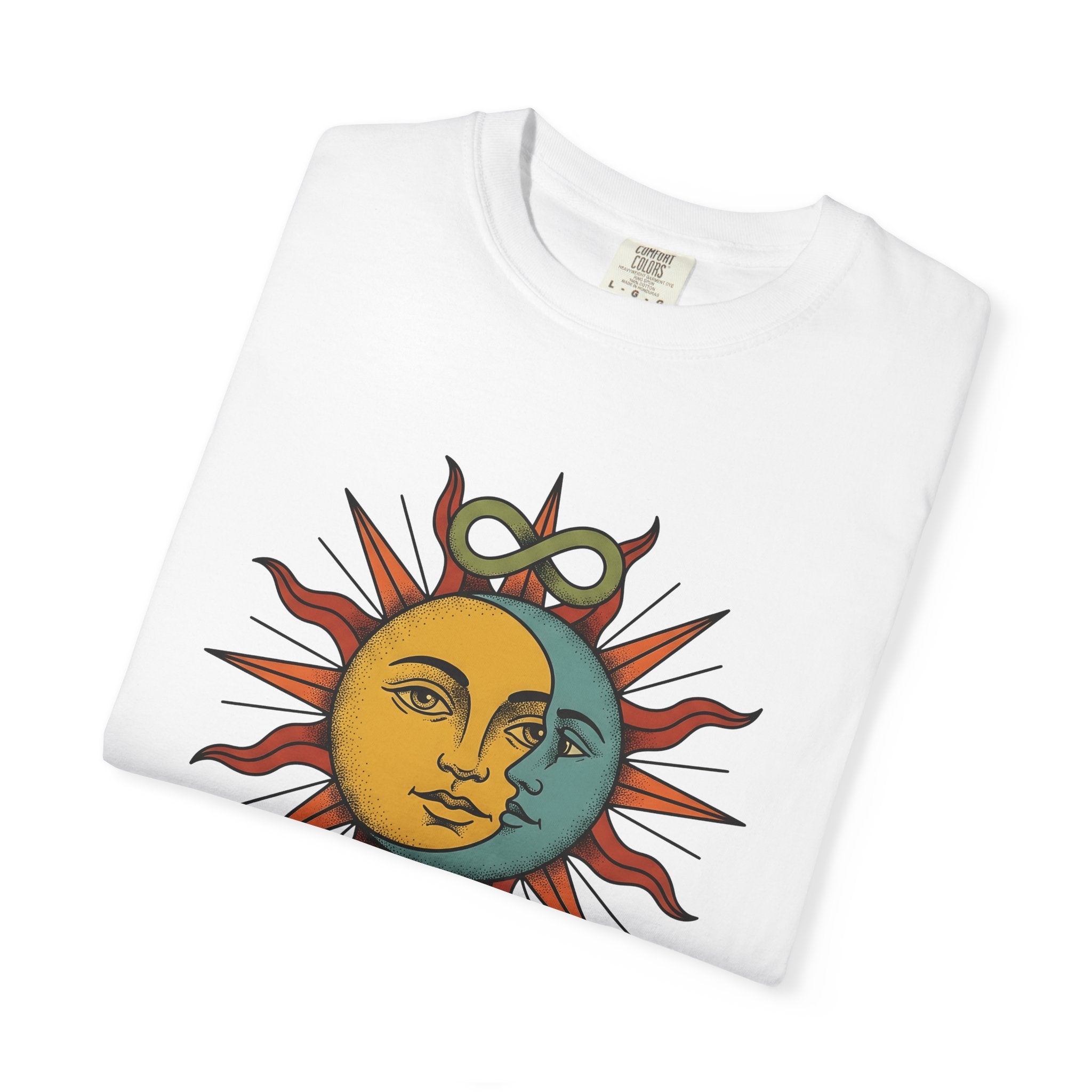 Sun Moon Face Shirt Boho Chic Spiritual Gift Women Celestial Tee Lunar T-Shirt Bohemian Enthusiast Astrology Graphic Tshirt Vintage Infinity