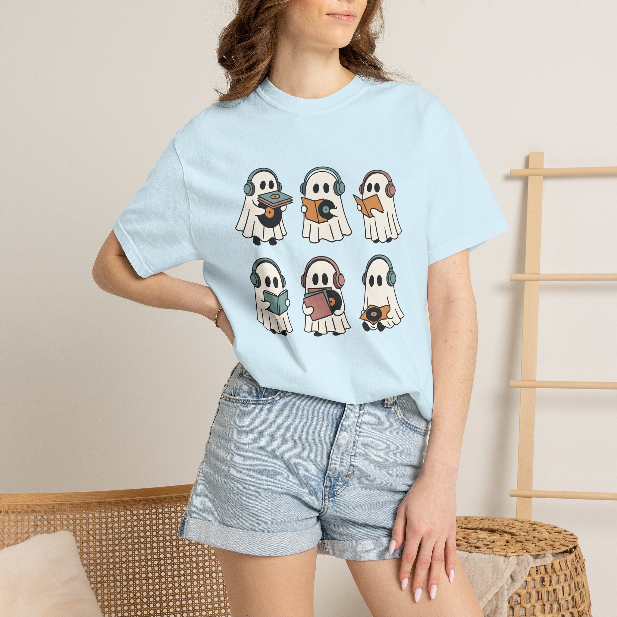 Ghost Music Shirt Halloween Music Gift Women Cartoon Tee Spirit T-Shirt Horror Fan Comic Tshirt Melody Graphic Retro Headphones Tshirt
