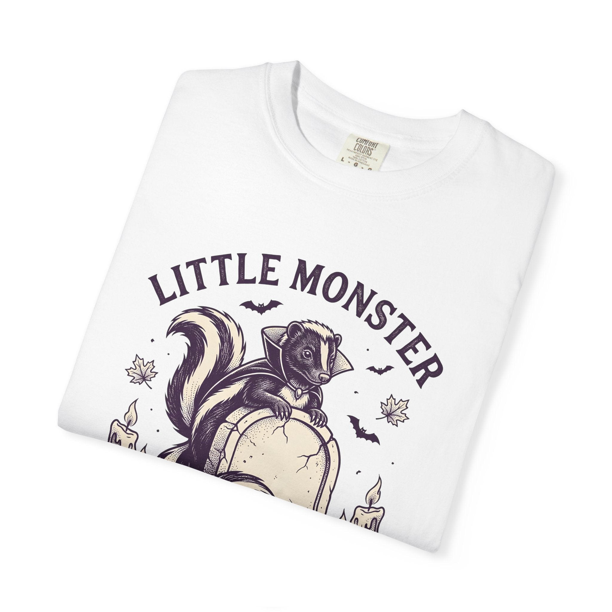Vampire Skunk Shirt Halloween Wildlife Gift Women Retro Tee Skunk T-Shirt Horror Fan Gothic Tshirt Wildlife Graphic Sketch Gravestone Tshirt