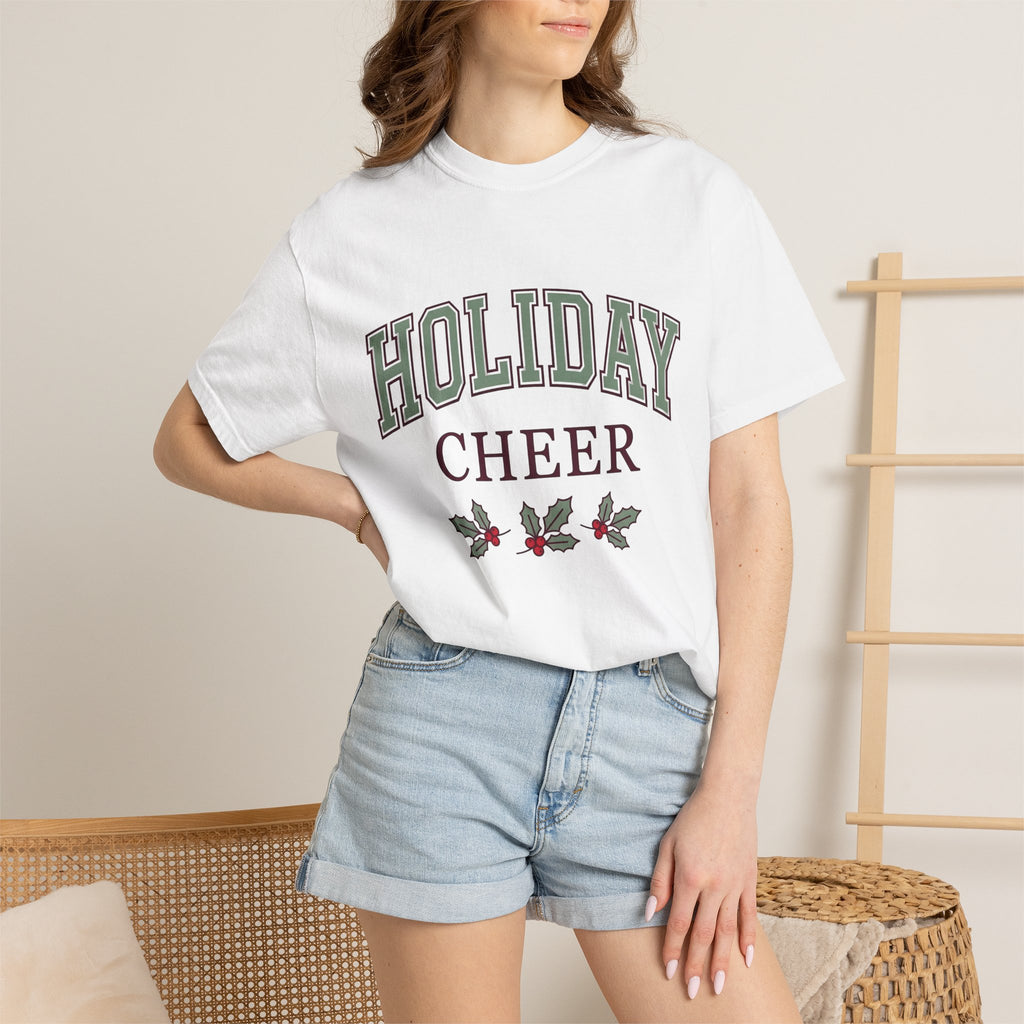 Holly Leaves Shirt Holiday Christmas Gift Women Collegiate Tee Holly T-Shirt Christmas Fan Retro Tshirt Xmas Graphic Vintage Berries Tshirt