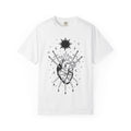 Heart Swords Shirt Boho Chic Mysticism Gift Women Old School Tee Sword T-Shirt Bohemian Enthusiast Retro Tshirt Spiritual Graphic Mysterious