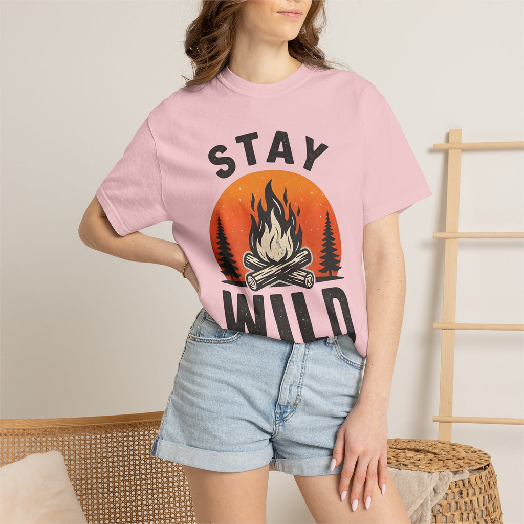 Campfire Graphic Shirt Camping Nature Gift Women Vintage Tee Bonfire T-Shirt Camper Fan Distressed Tshirt Wilderness Graphic Retro Pine
