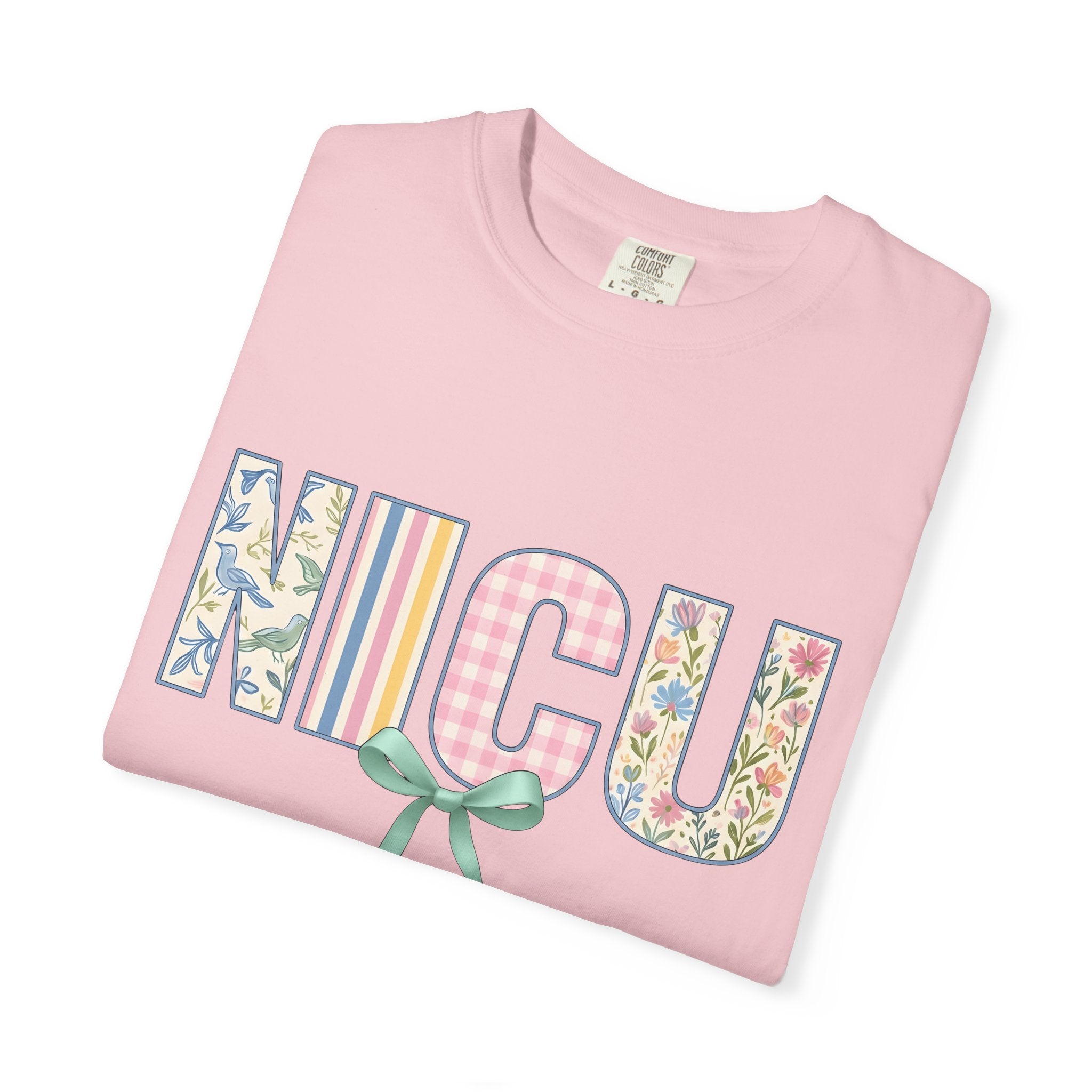 Floral Initial Letters Shirt Nurses Clinic Gift Women Vintage Tee Monogram T-Shirt Nurse Enthusiast Retro Tshirt Medical Graphic Light Tones