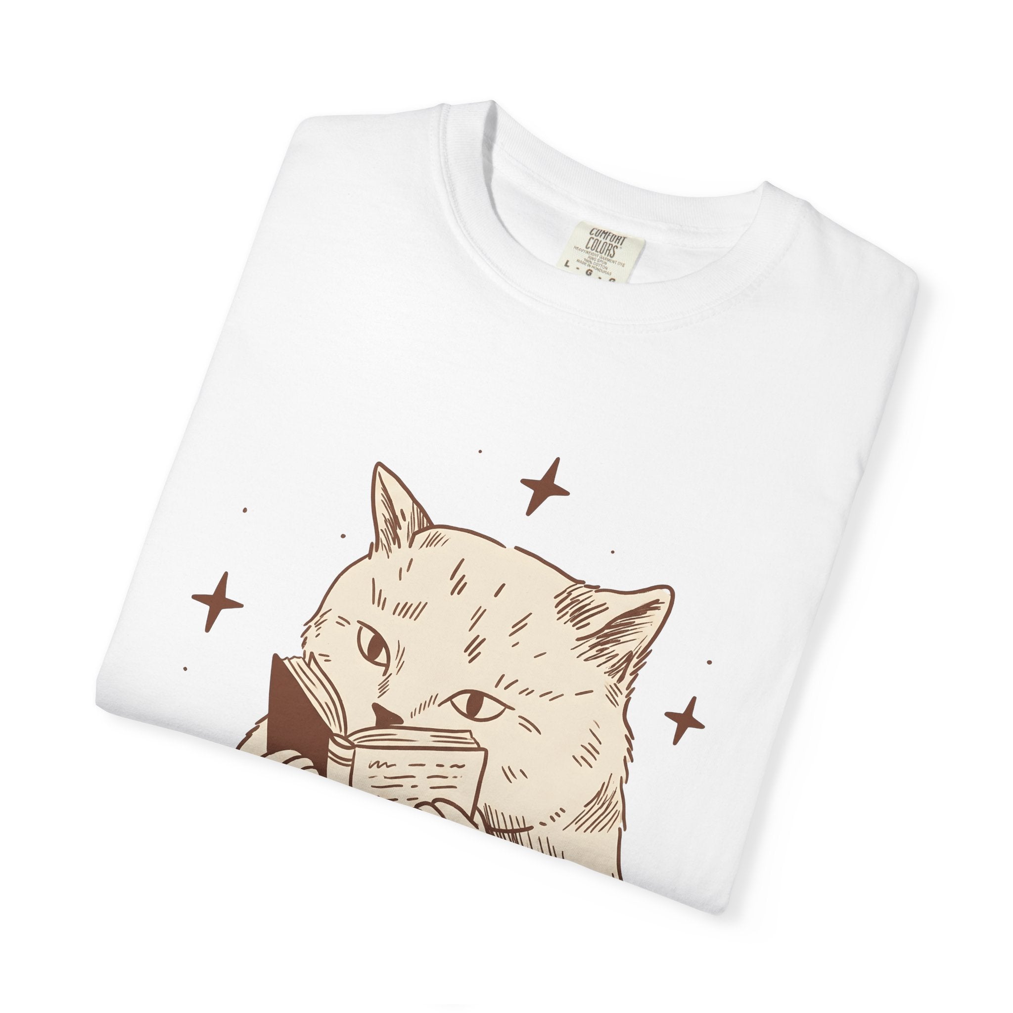Cat Reading Shirt Cat Bookworm Gift Women Hand Drawn Tee Kitty T-Shirt Feline Fan Illustrated Graphic Vintage Stars Tshirt