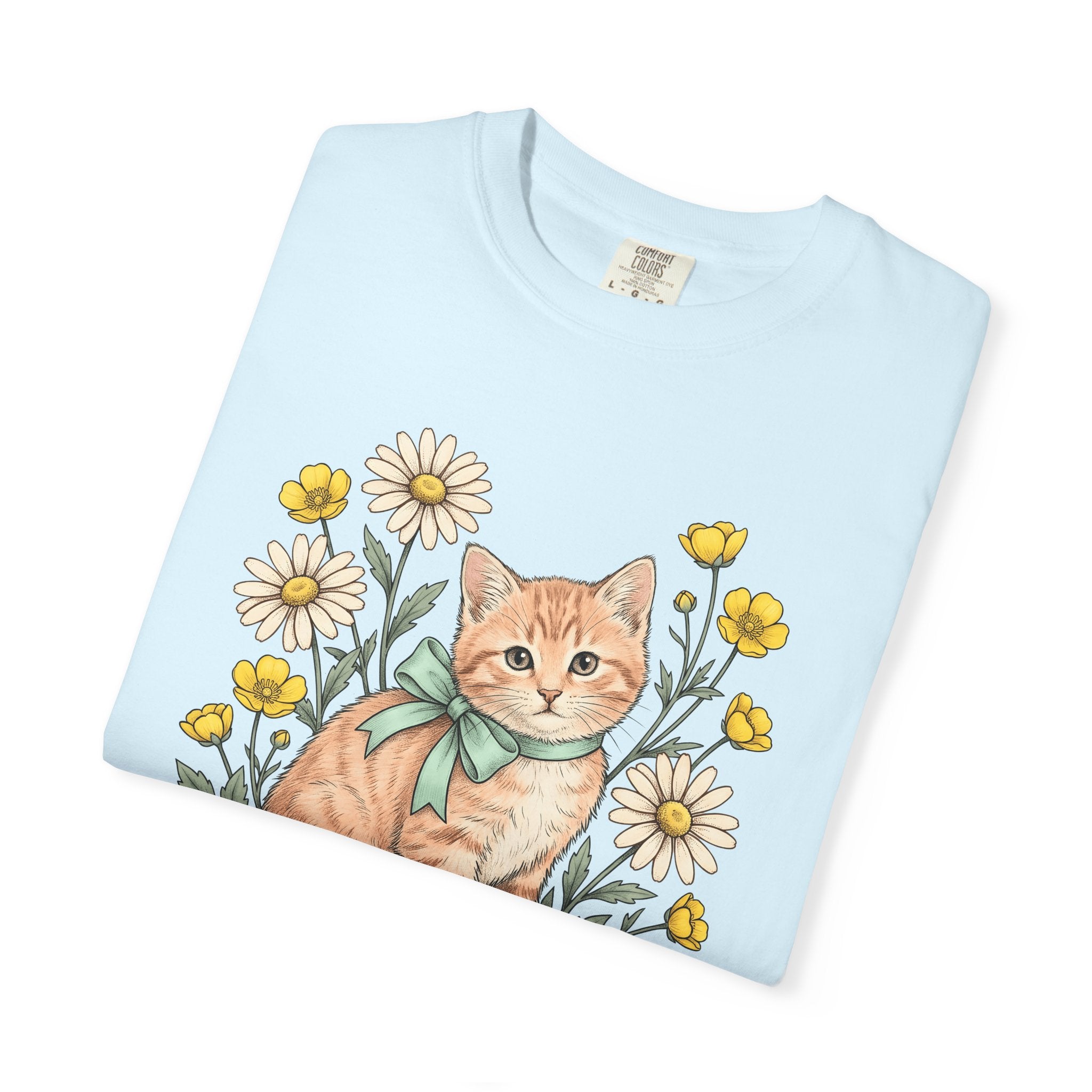 Tabby Cat Shirt Easter Floral Gift Women Hand Drawn Tee Kitten T-Shirt Easter Fan Illustrated Tshirt Floral Graphic Vintage Daisies Tshirt