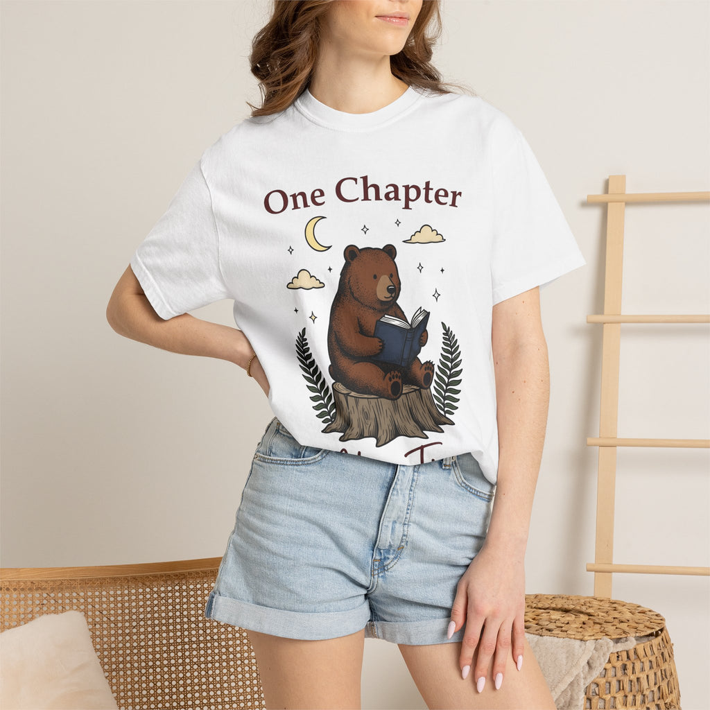 Bear Reading Shirt Book Creatures Gift Women Playful Tee Teddy T-Shirt Bibliophile Fan Cute Tshirt Animal Graphic Classic Moonlight Tshirt
