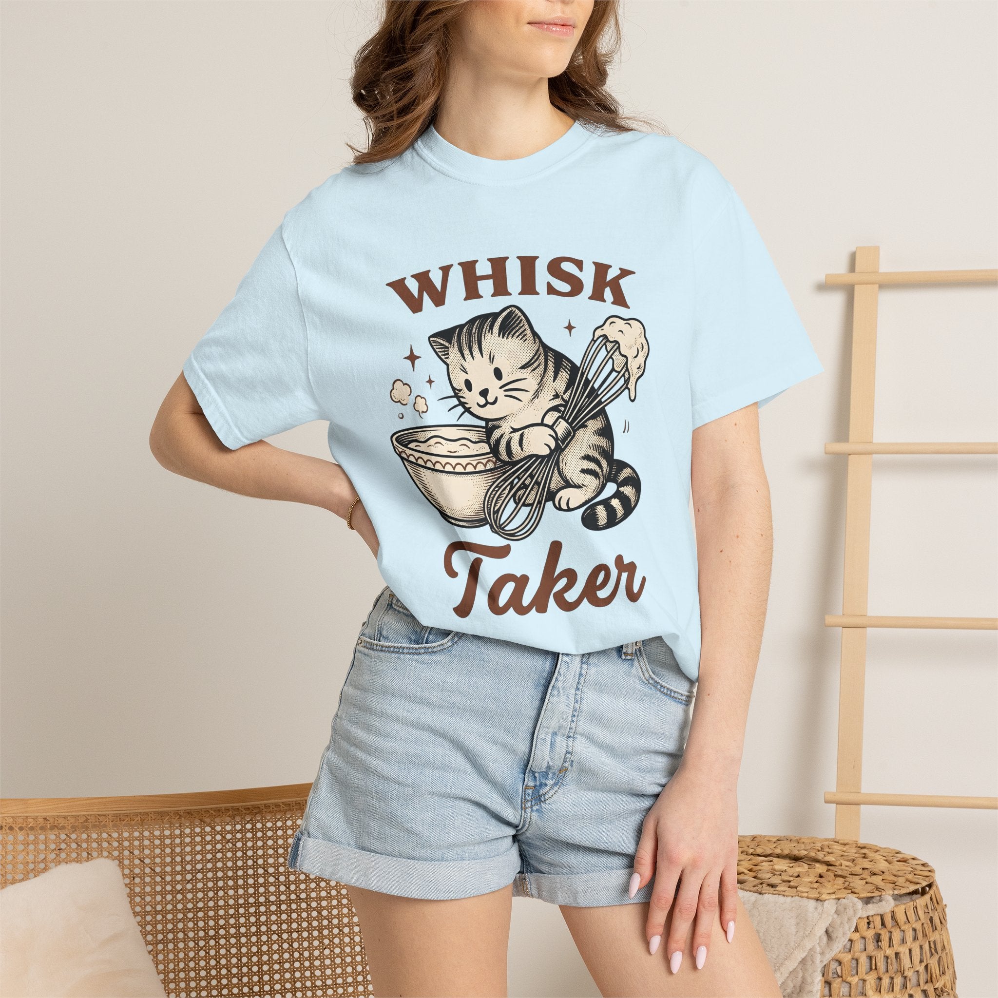 Baking Cat Shirt Cat Baking Gift Women Vintage Tee Kitty T-Shirt Cat Fan Retro Tshirt Pastry Graphic Hand Drawn Mixing Bowl Tshirt