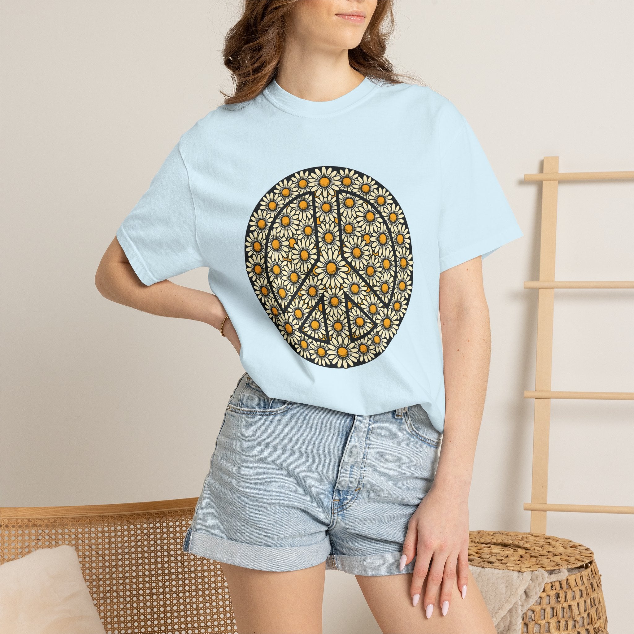 Daisy Peace Sign Shirt Hippie Flower Gift Women Boho Tee Peace Symbol T-Shirt Bohemian Fan Hippie Chic Graphic Retro Floral Tshirt
