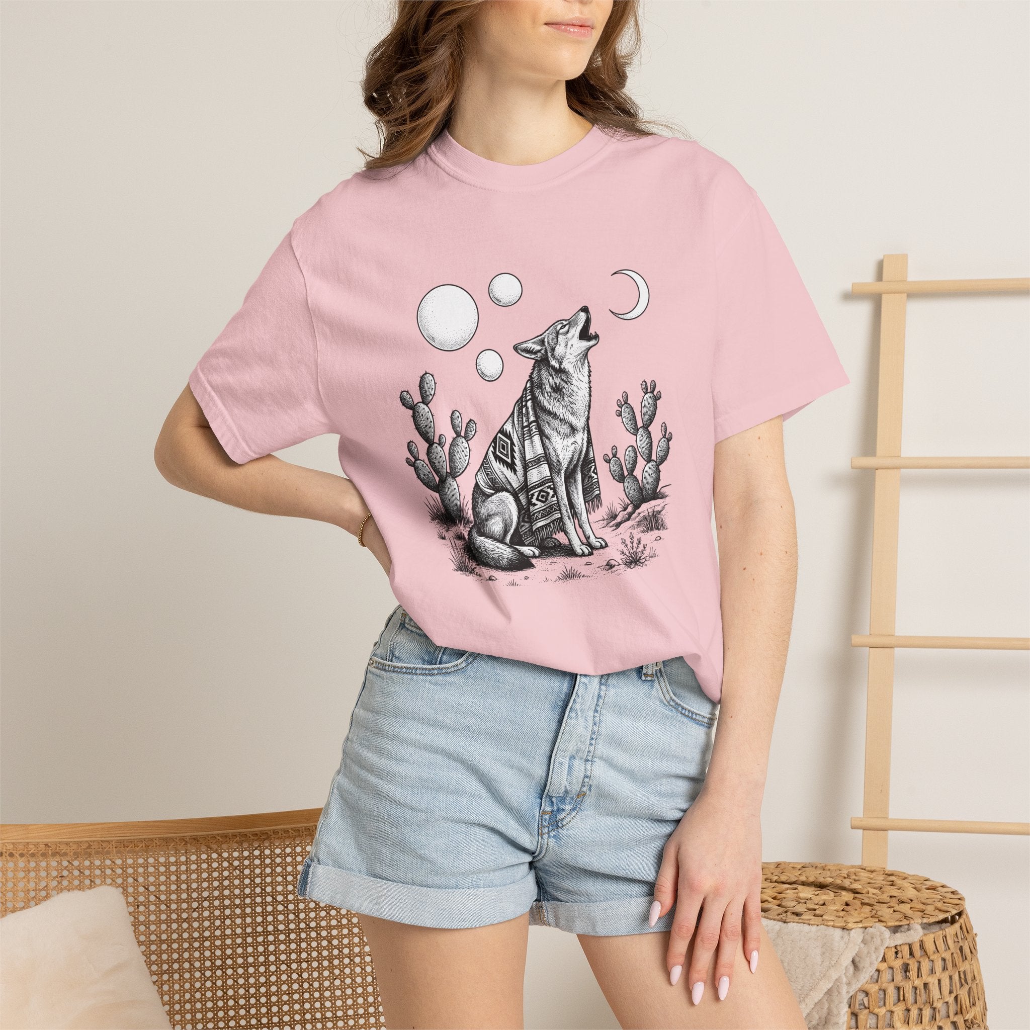 Coyote Graphic Shirt Boho Animal Gift Women Boho Tee Wolf T-Shirt Bohemian Fan Hippie Tshirt Wildlife Graphic Vintage Cactus Tshirt