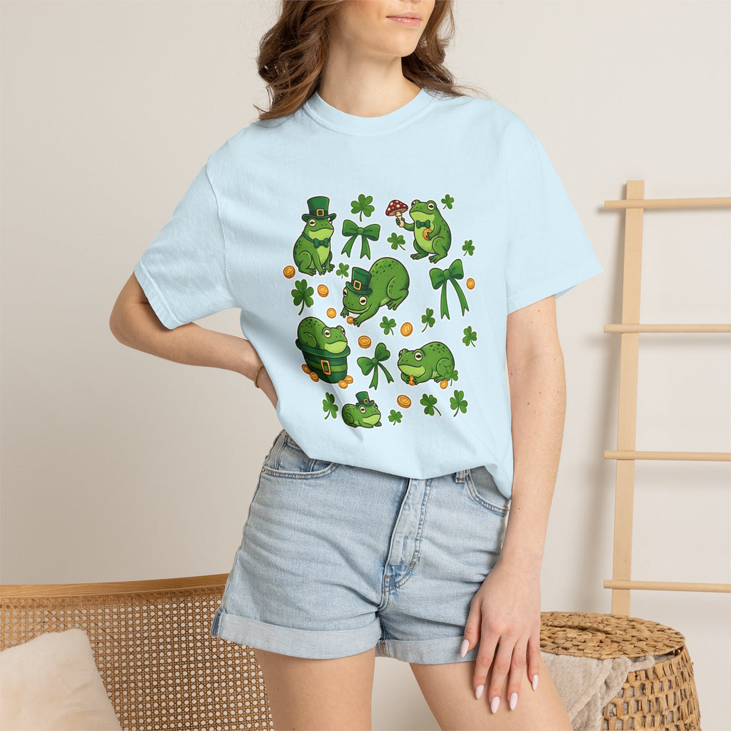 Frog Illustration Shirt St Patrick's Day Wildlife Gift Women Cute Tee Toad T-Shirt Luck Fan Kawaii Tshirt Animal Graphic Comic Clover Tshirt