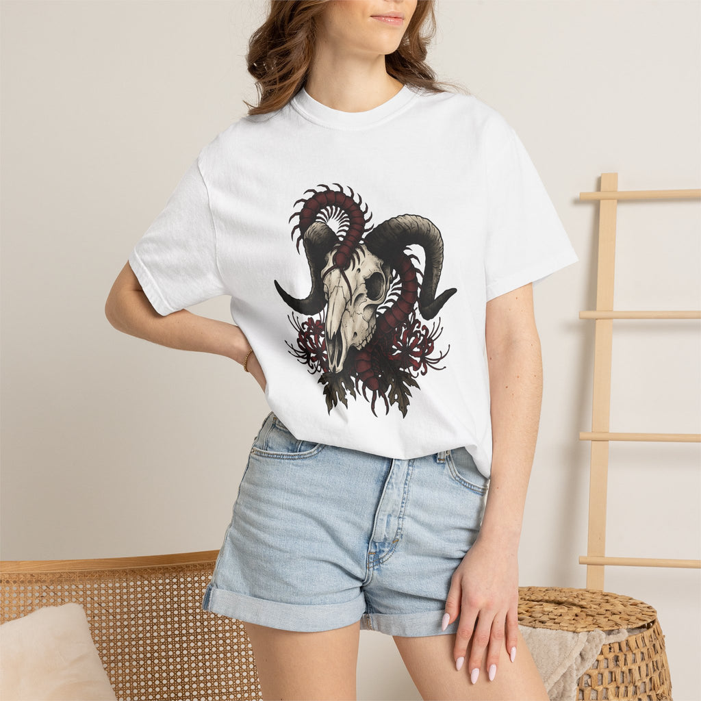 Horned Skull Shirt Animals Greenery Gift Women Creepy Tee Skull T-Shirt Wildlife Fan Dark Tshirt Foliage Graphic Macabre Insect Tshirt
